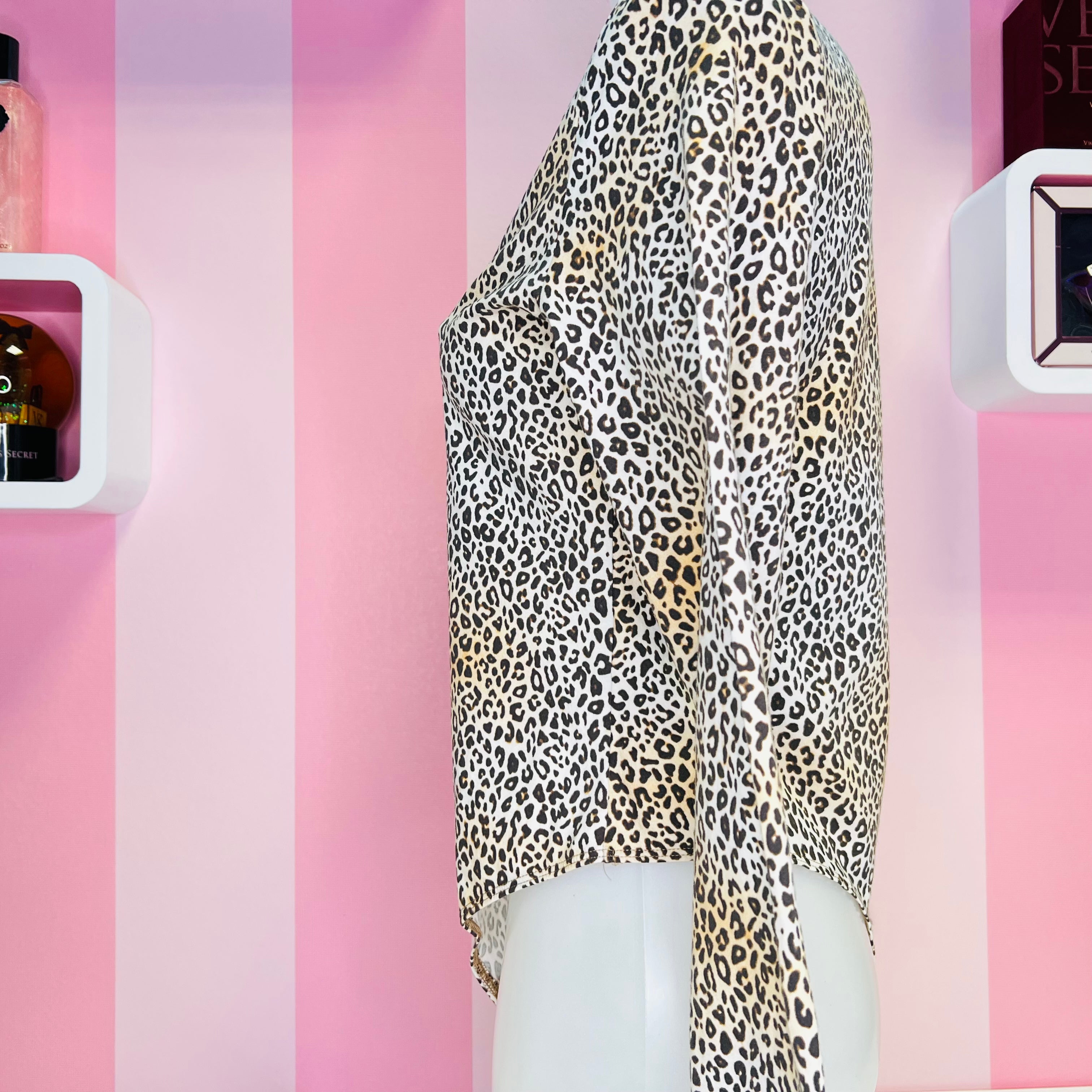 Gepardí tělo pohodlné střih tanga PINK Body Leopard Vzor na bílé ploše