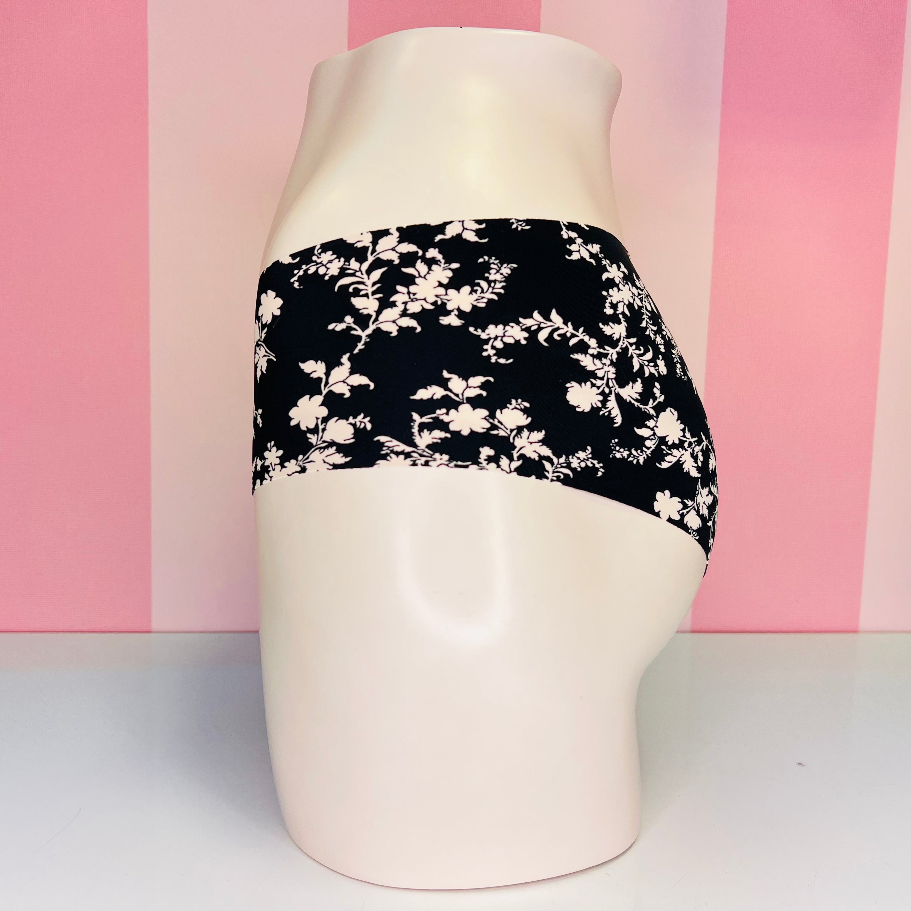 Floral-patterned téměř bezešvé kalhotky Victoria’s Secret Bezešvé Kalhotky Ornament