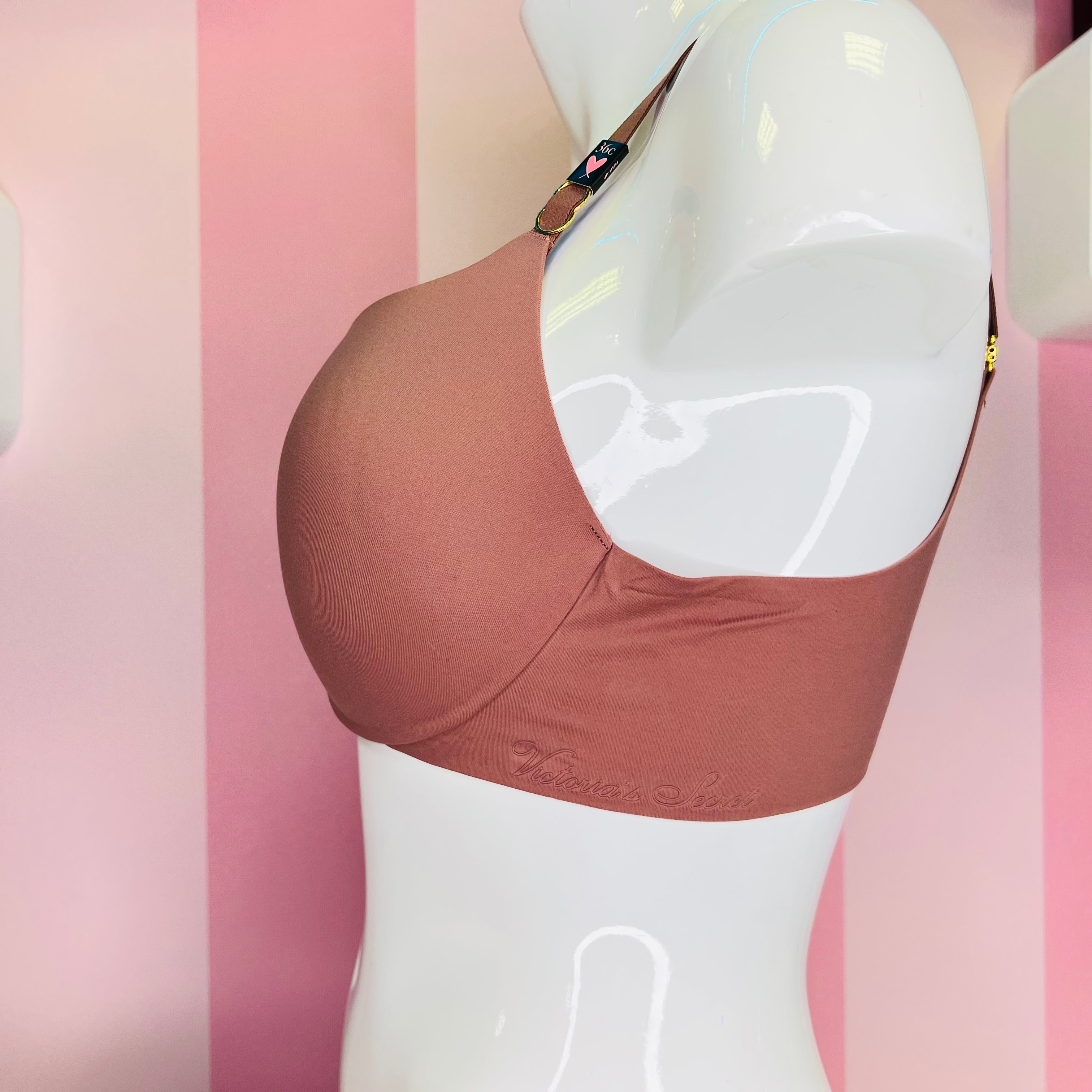 Dusty růžová bezkosticová pohodlná podprsenka Podprsenka Matná Bez Kostice na modelu