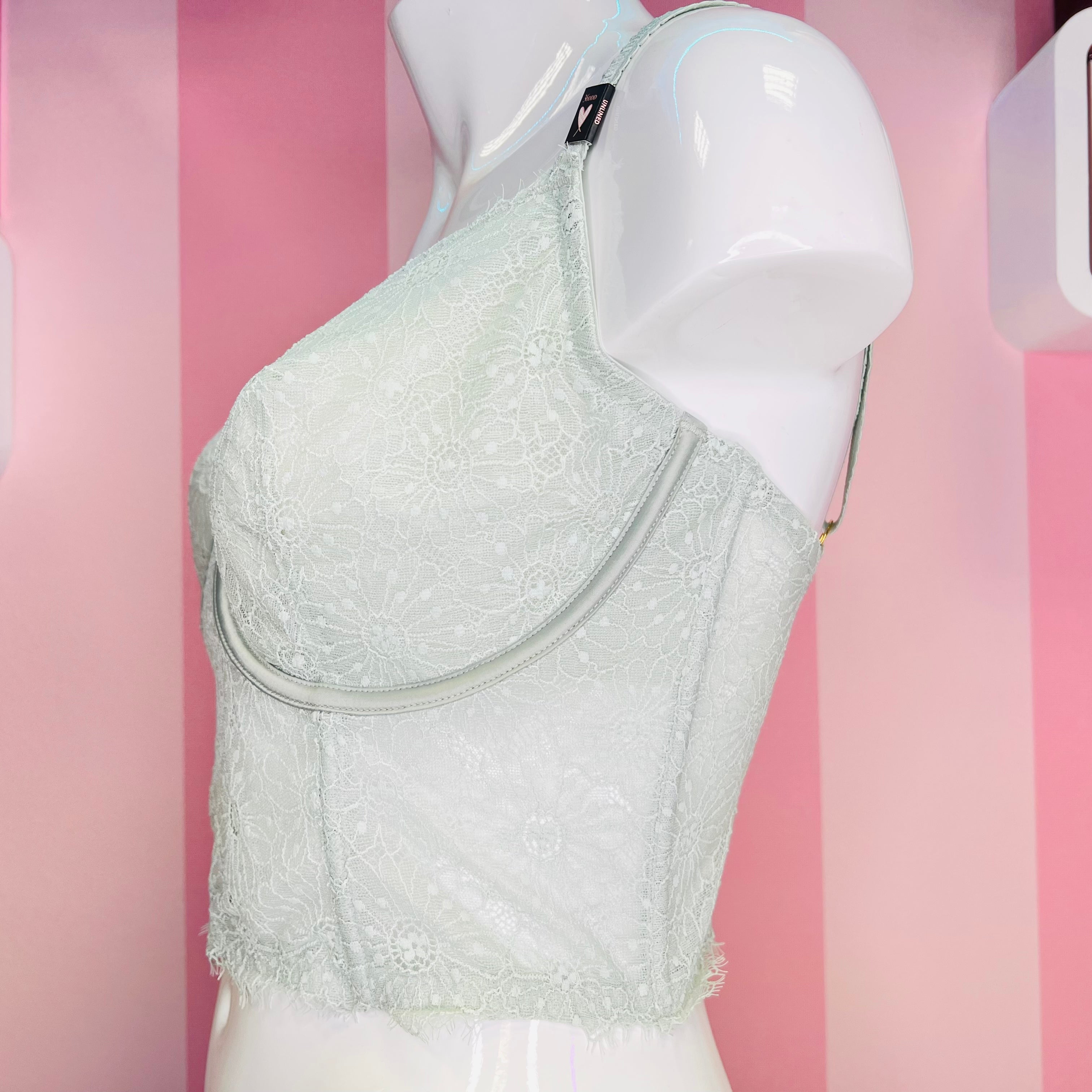 Bílý krajkový korzet na figuríně, Victoria’s Secret Nastavitelný Korzet, velice pohodlný korzet