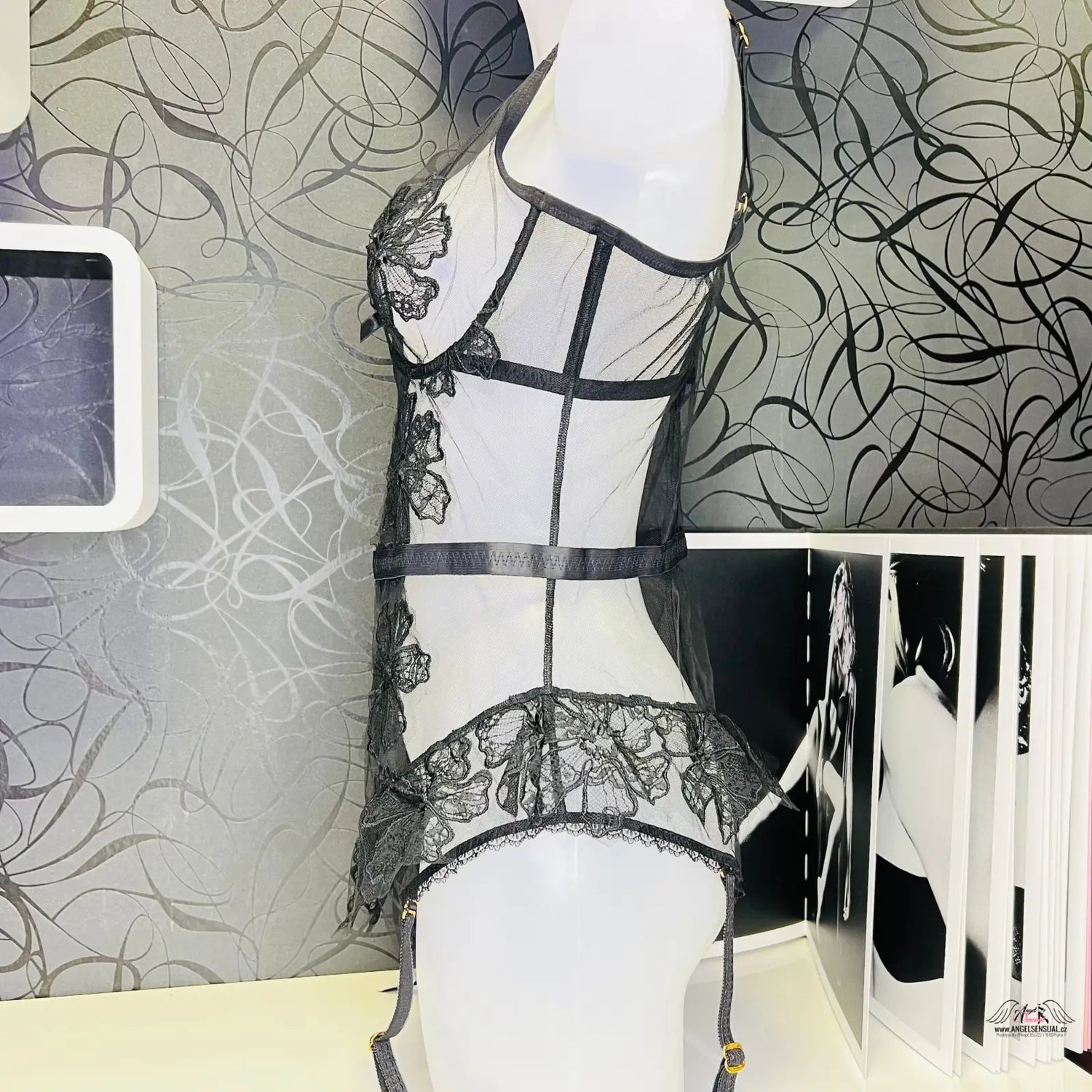 Black lace lingerie set Sera Phina svádivé síťované body for elegant allure