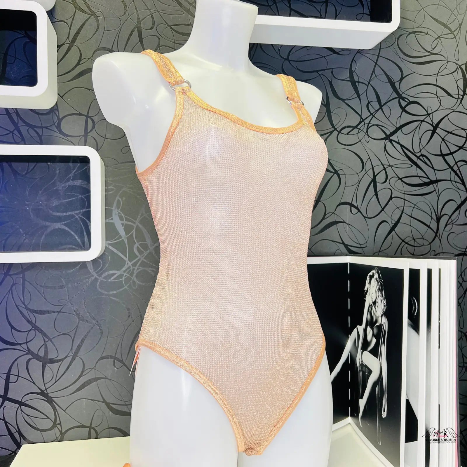 Agent Provocateur Body Phoebe v meruňkově sequinové síťované tangové body