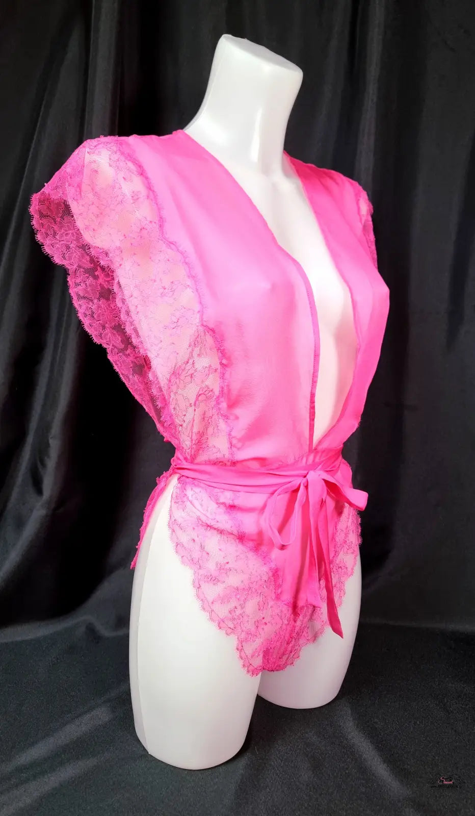 Pink lace-trimmed bodysuit from Agent Provocateur Body Willa Teddy Pink, elegant hedvábné body