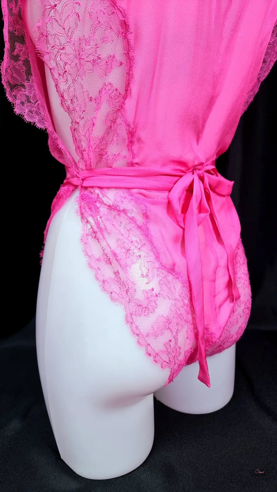 Pink lace-trimmed lingerie, Agent Provocateur Body Willa Teddy Pink, hedvábné body
