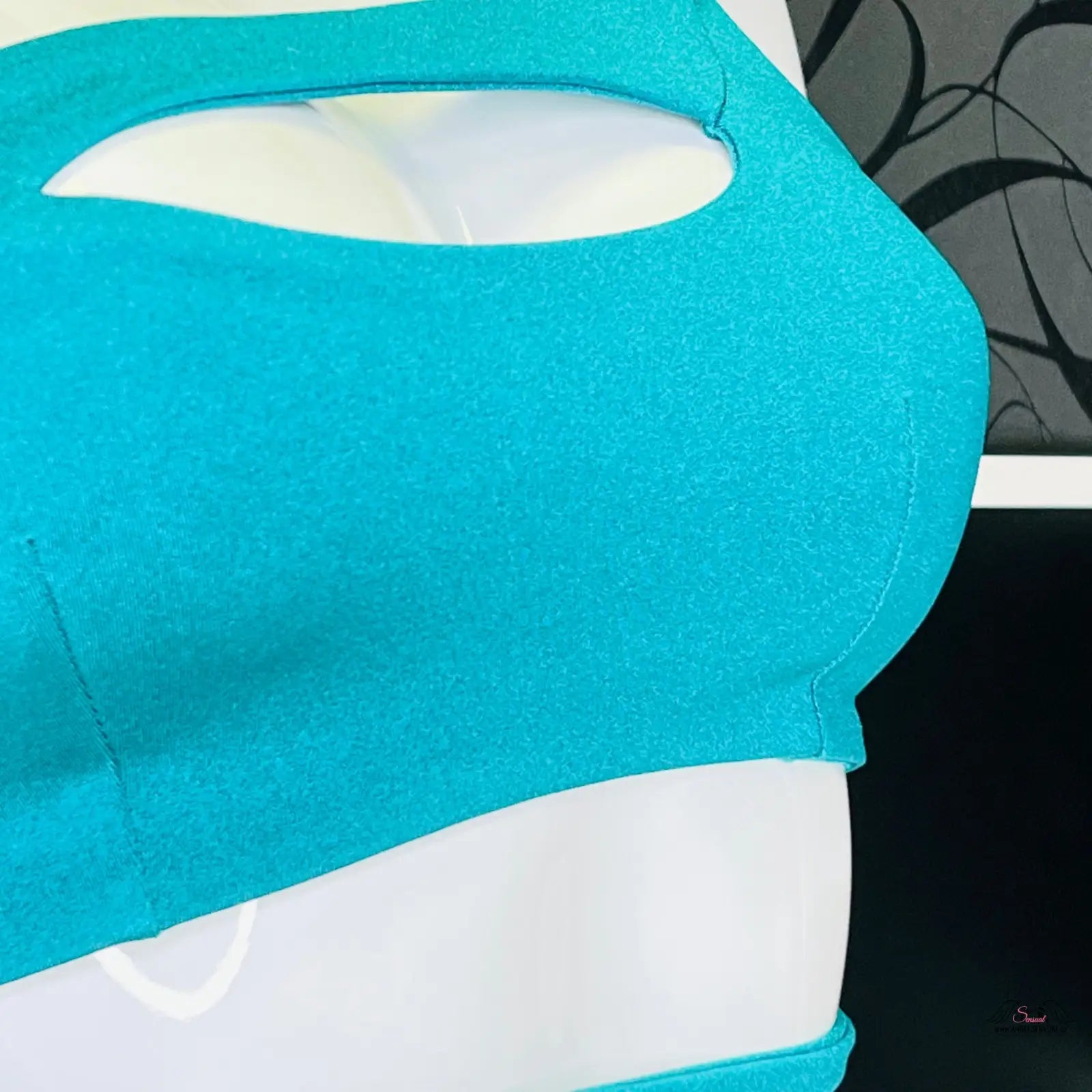 Teal sportovní podprsenka Lexxi s průstřihem od Agent Provocateur