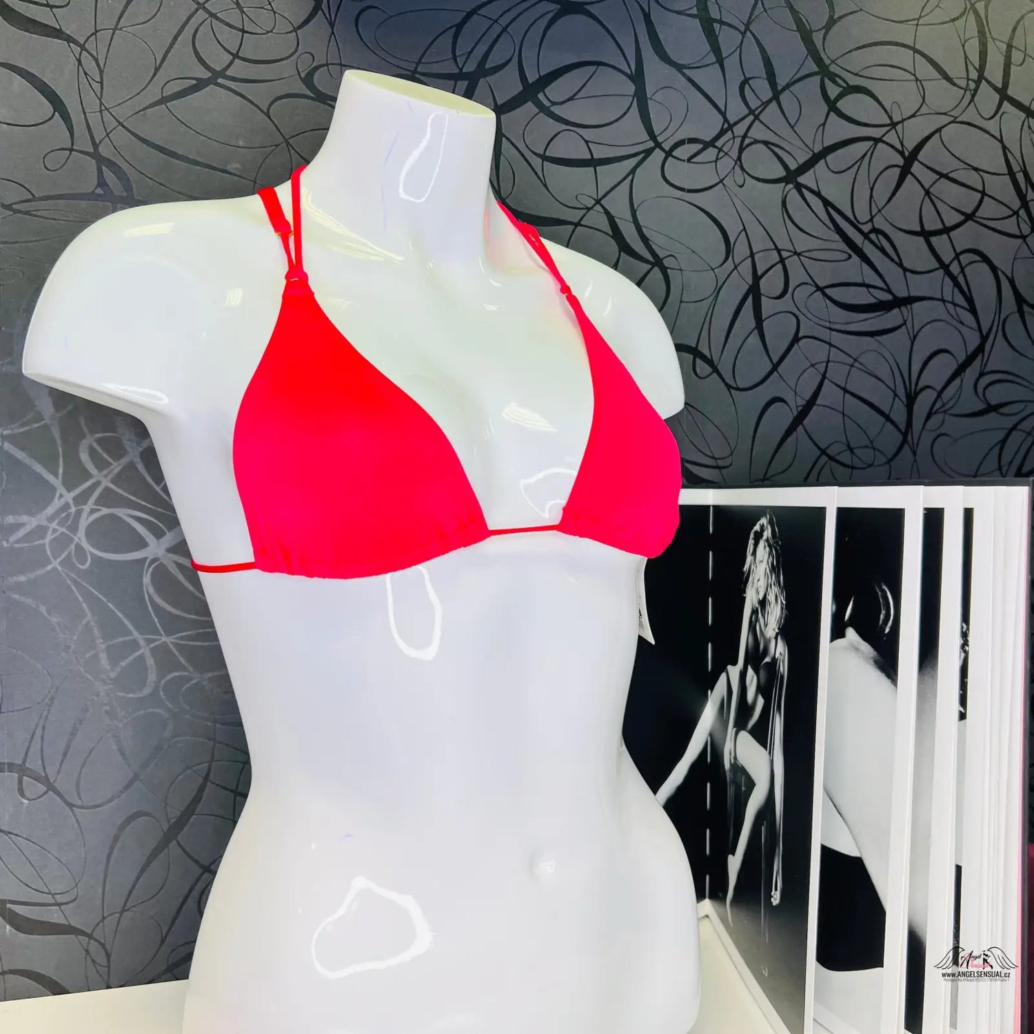 Red triangle bikini top Agent Provocateur Horní Díl Plavek Robbie, stylový horní díl s elegantním zavazováním