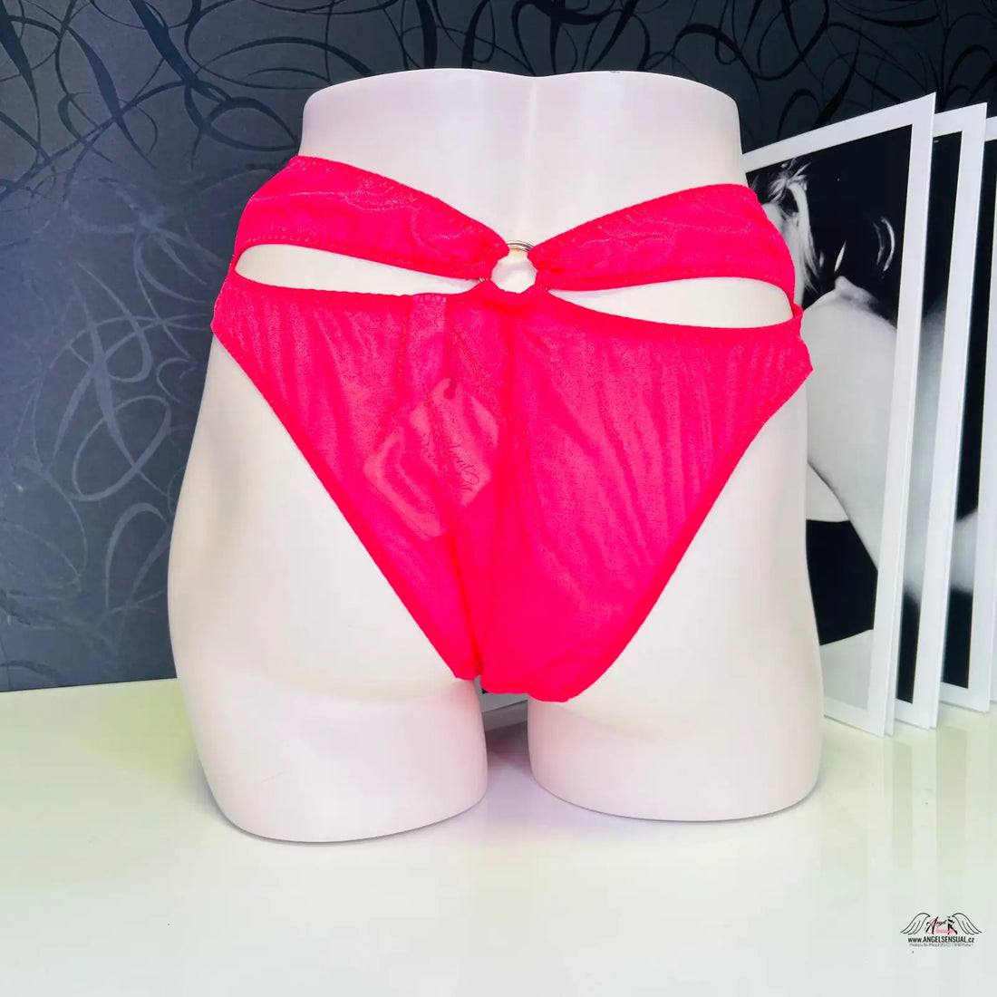 Red bikini bottom with decorative cutouts and pearl accent from Agent Provocateur Kalhotky Bar vysokým pasem