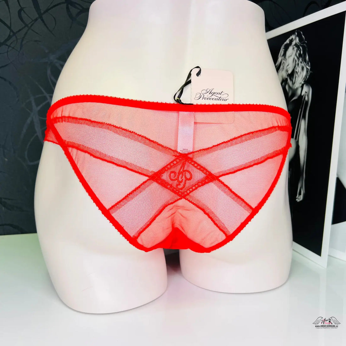 Red mesh lingerie kalhotky Casper agent provocateur značky agent provocateur