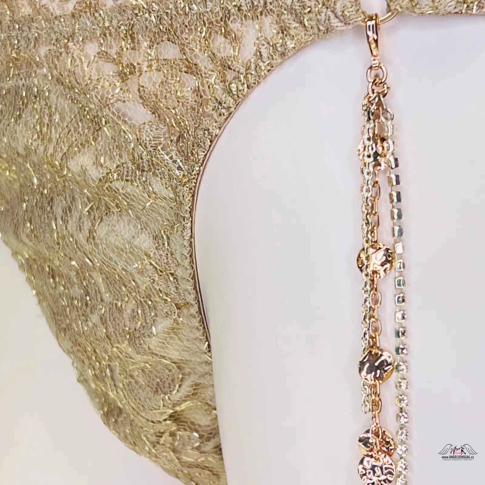 Agent Provocateur Kalhotky Gayle Gold luxusní kalhotky s krajkou a zavěšenými řetězci