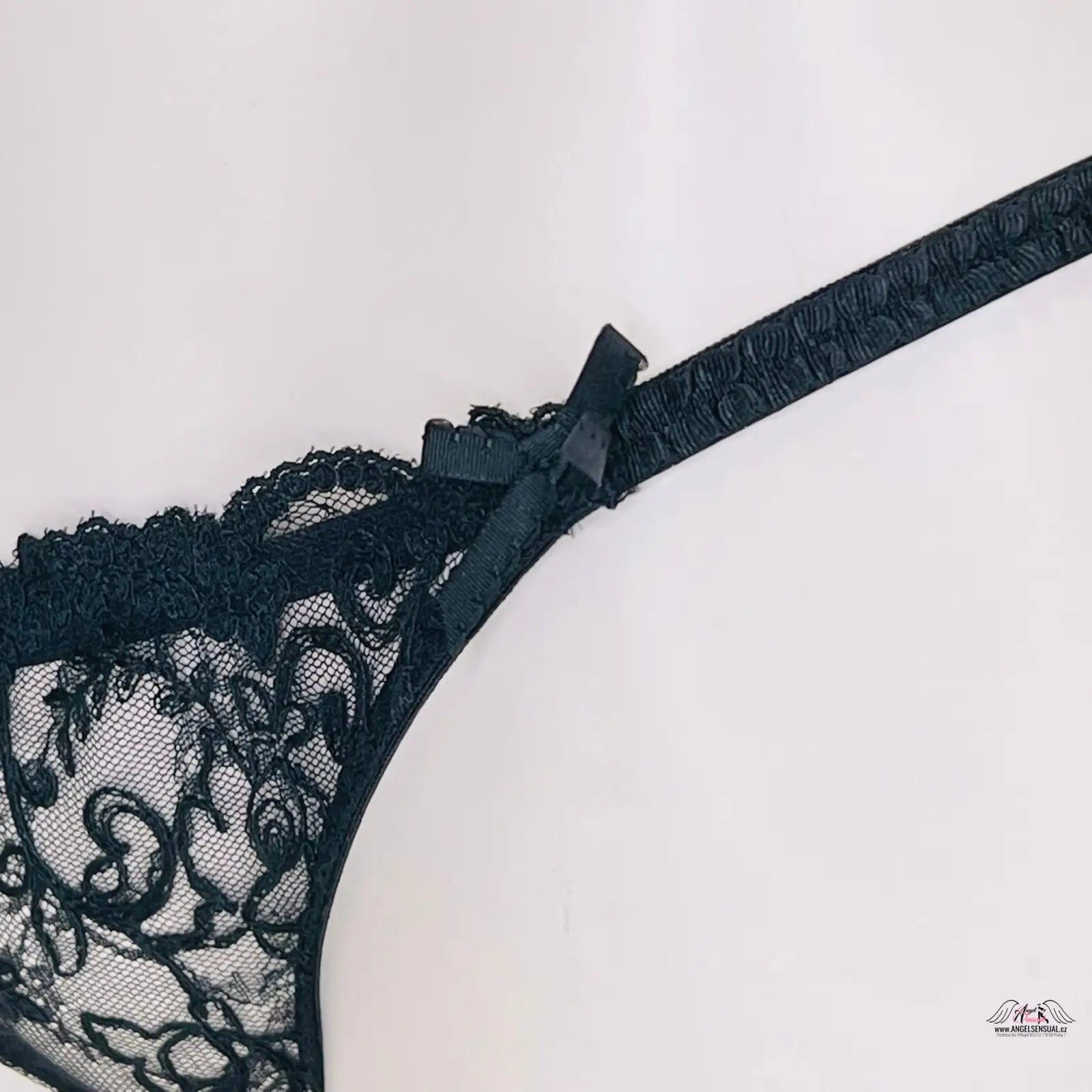 Black lace bra s jemným květinovým vzorem pro agent provocateur Kalhotky Laretta