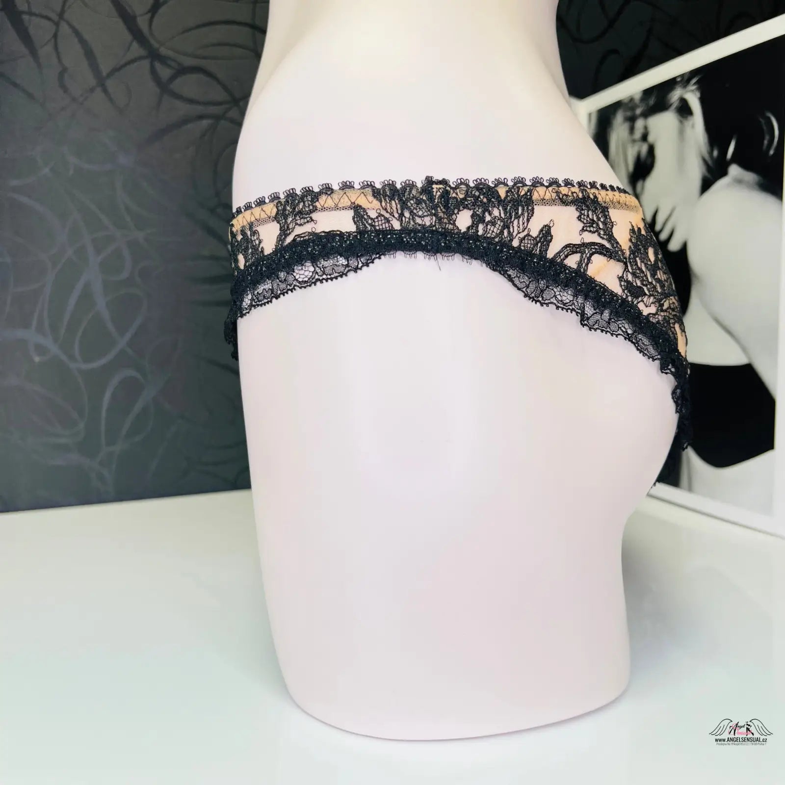 Lace-trimmed lingerie Agent Provocateur Kalhotky Luciela for elegant women