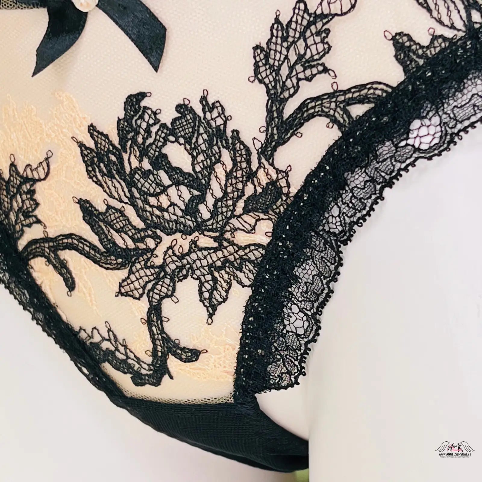 Lace-trimmed lingerie kalhotky luciela od Agent Provocateur, elegantní a pohodlné