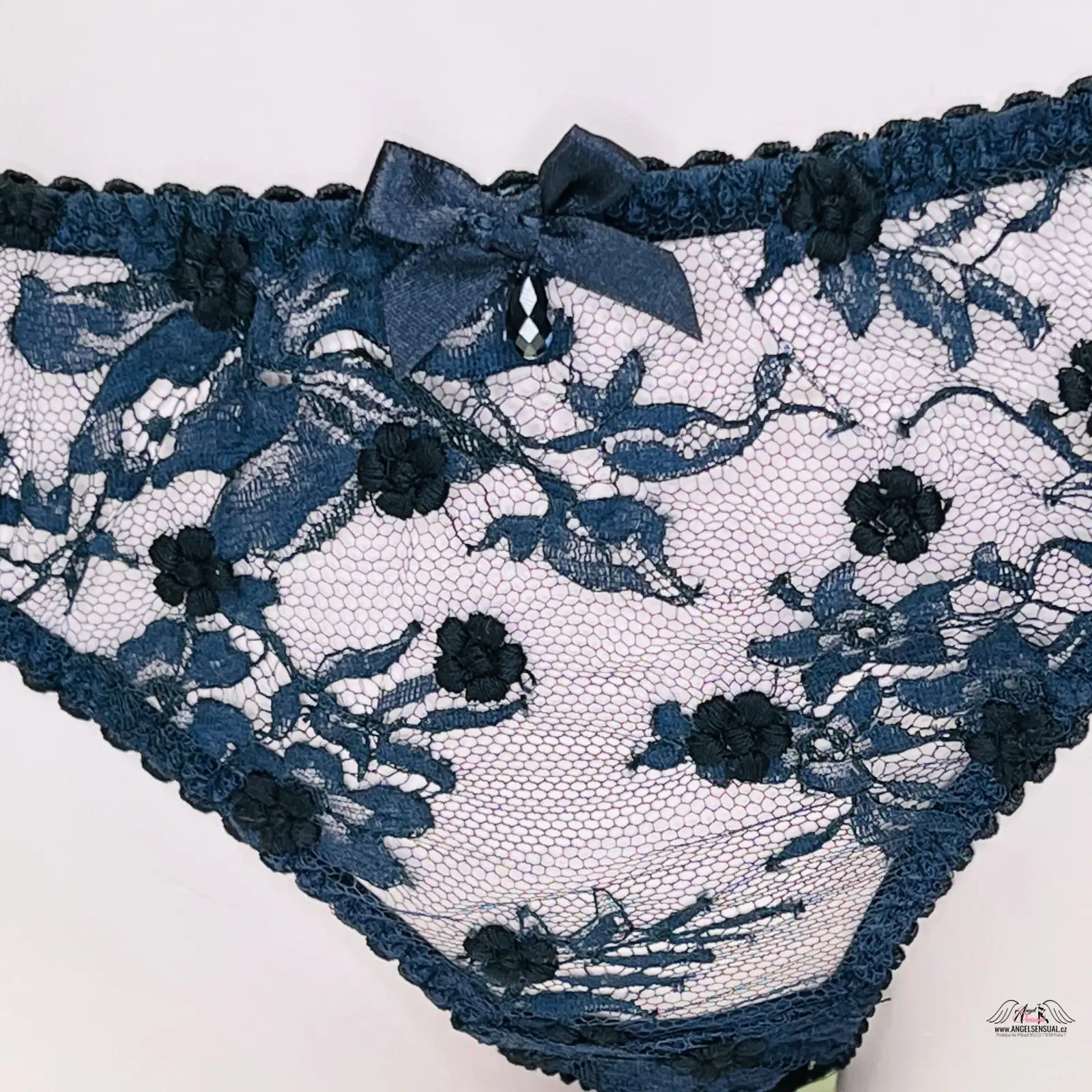 Agent Provocateur luxusní kalhotky Macey s černou krajkou a květinovými detaily