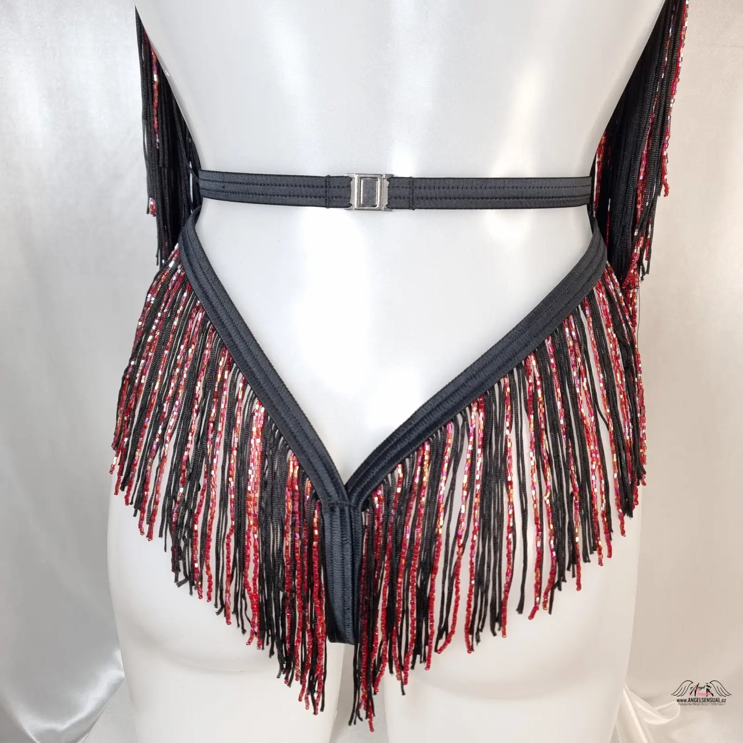 Černý a červený třásňový pásek s kovovými detaily na agent provocateur Korálkový Playsuit Inga