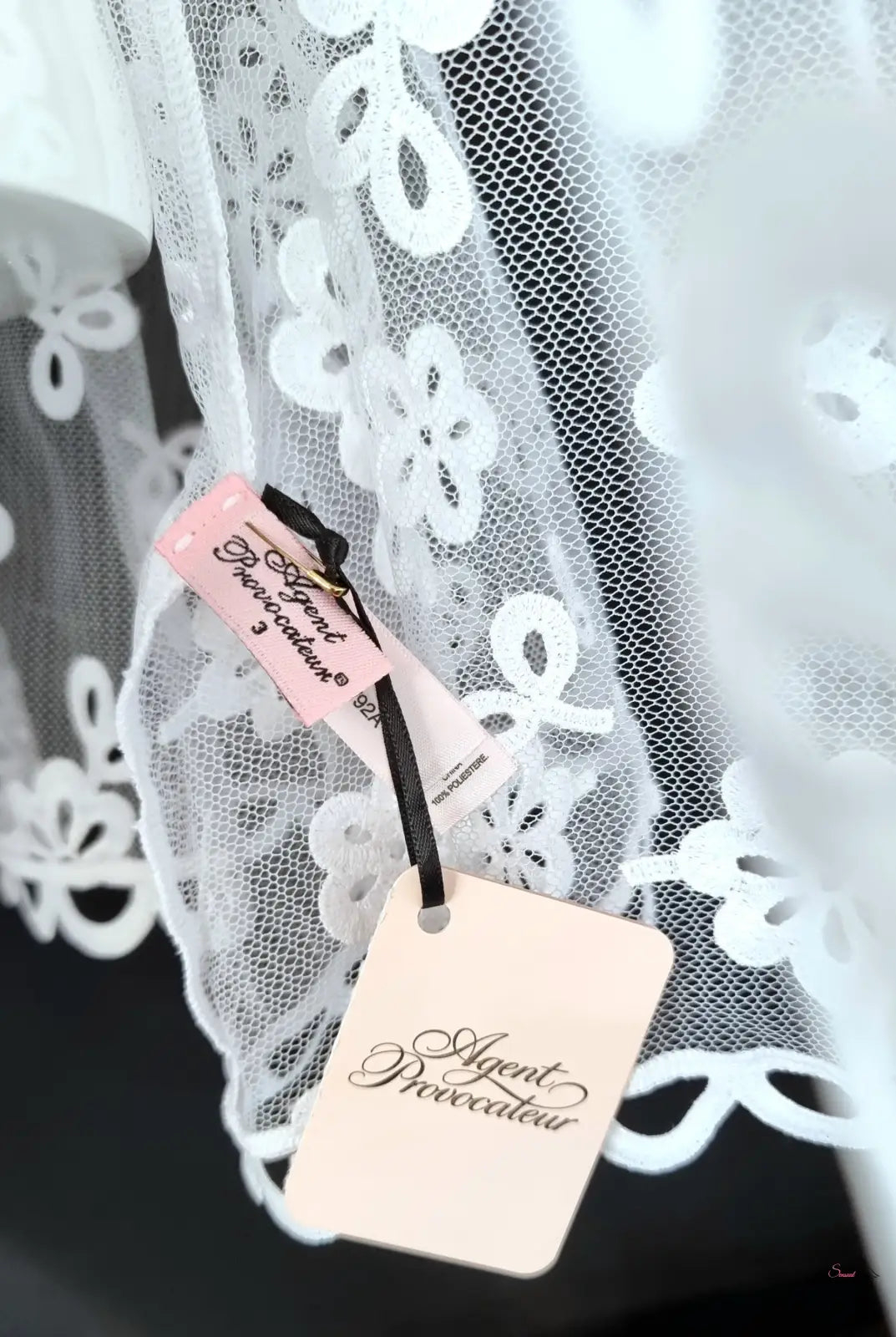 Bílý krajkový župan laurelie babydoll s etiketami Agent Provocateur