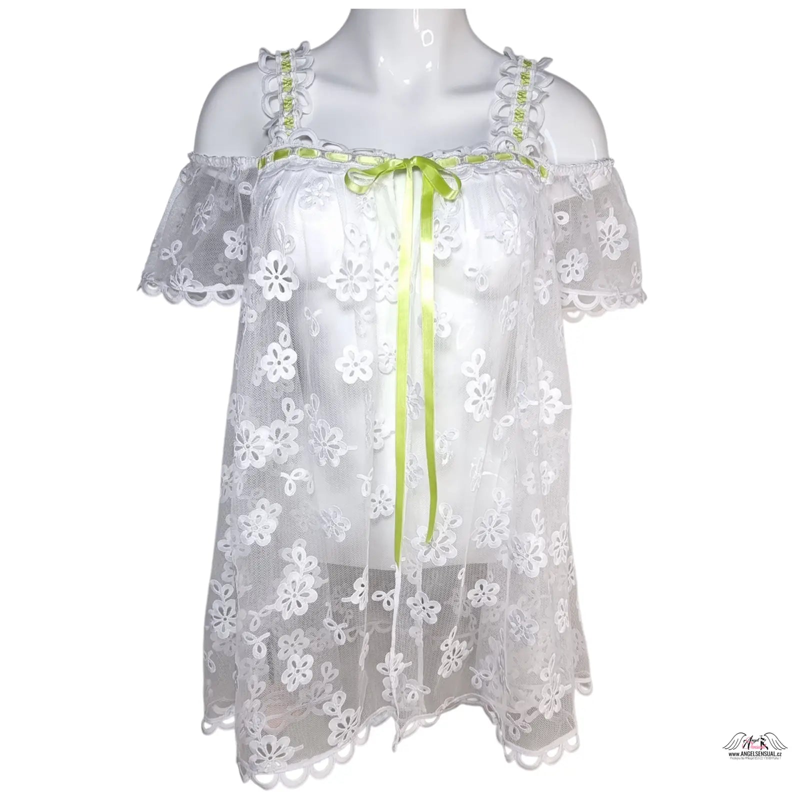 Bílá krajková župánek laurelie babydoll s odhalenými rameny a zeleným stuhovým páskem