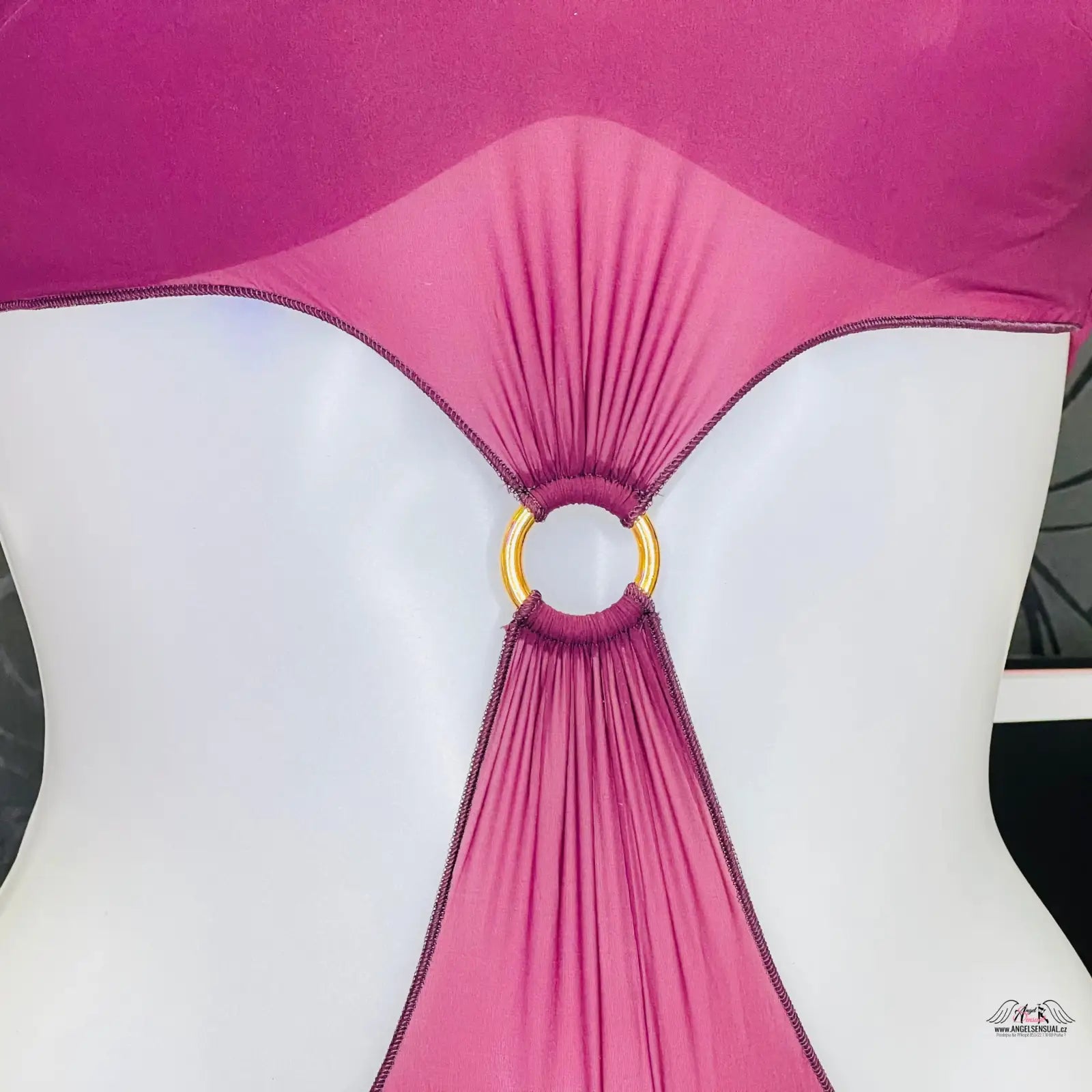 Stylové jednodílné plavky Samantha od Agent Provocateur s růžovým a bílým designem a zlatým detailem
