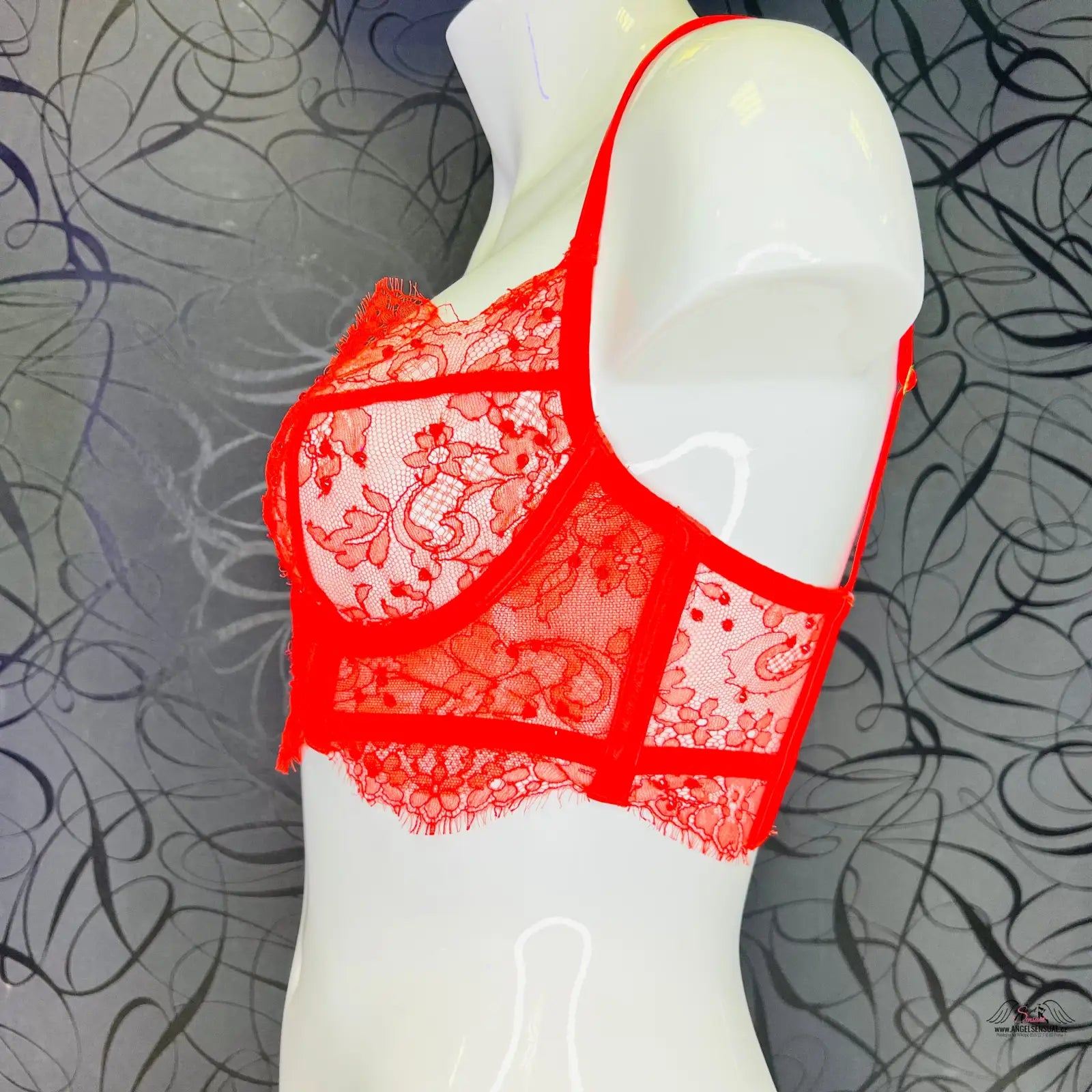 Red lace bralette from Agent Provocateur Podprsenka Adara with krajkama místo košíčků