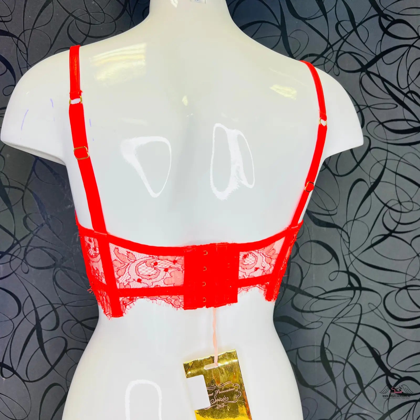 Red lace podprsenka Adara od Agent Provocateur s krajkama místo košíčků