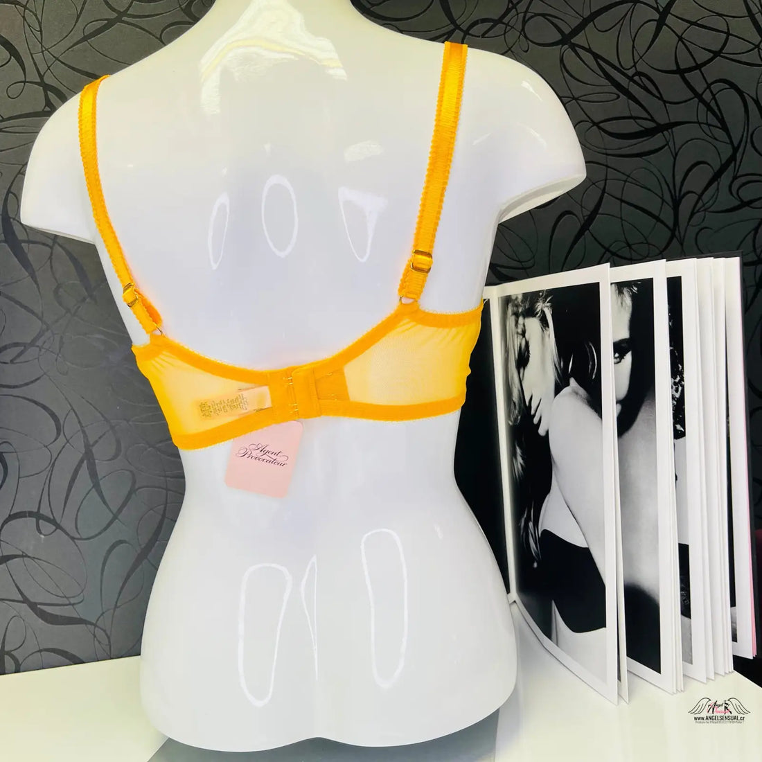 Žlutá síťovaná podprsenka Agent Provocateur Podprsenka Anna s push-up efektem