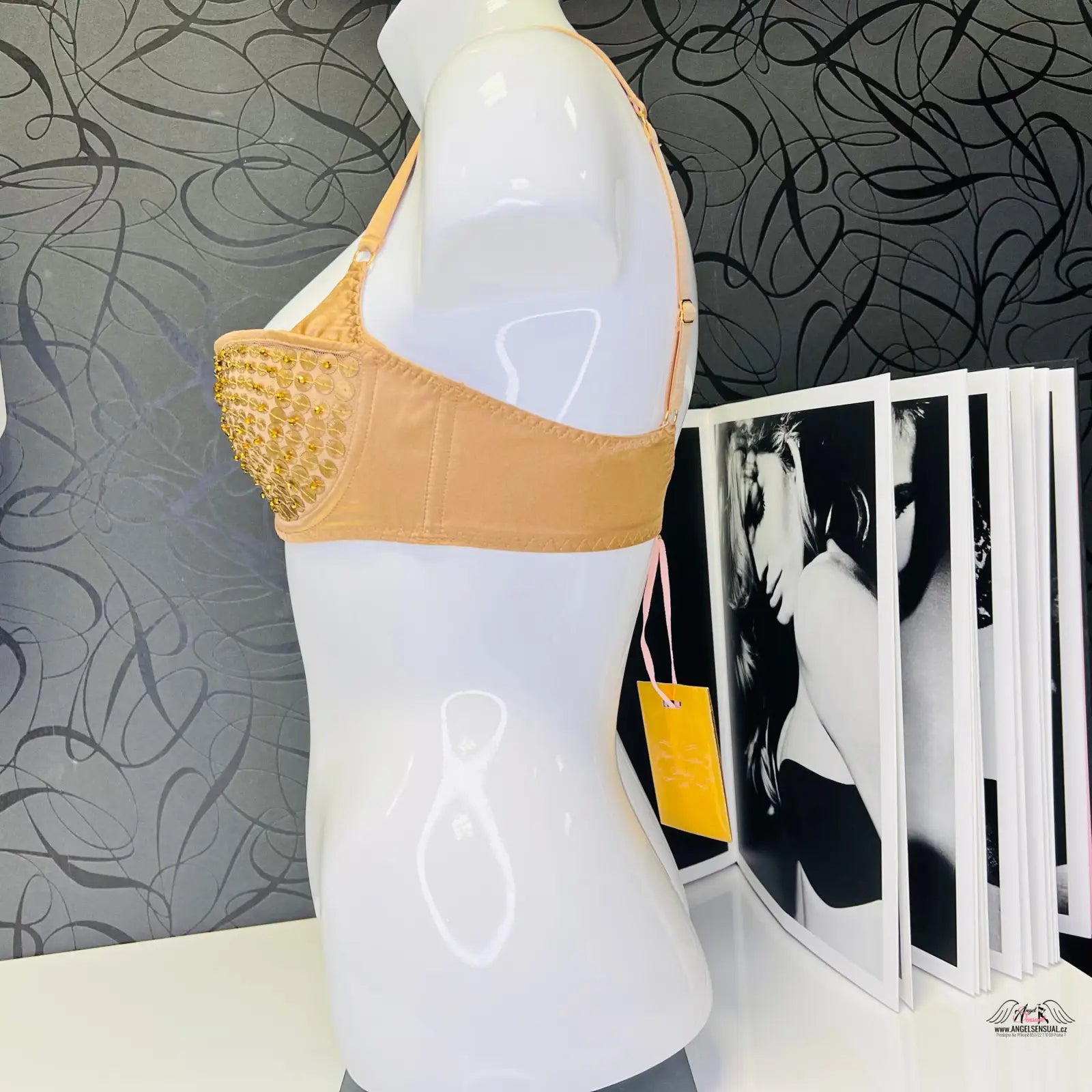 Bezedová luxusní podprsenka Astra od Agent Provocateur, elegantní a komfortní