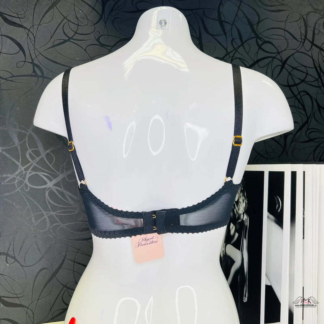 Black mesh bra with adjustable straps from Podprsenka Garcia luxusní krajková kolekce