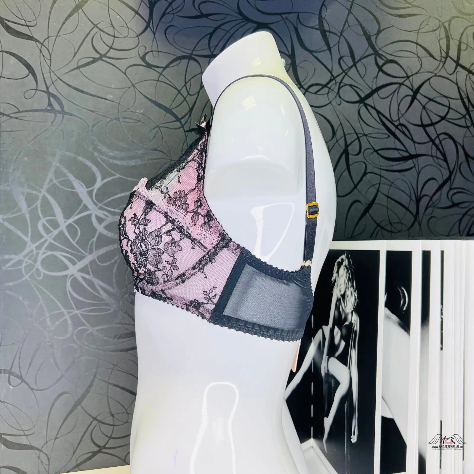 Luxusní krajková podprsenka Garcia v růžové a černé barvě, elegantní design