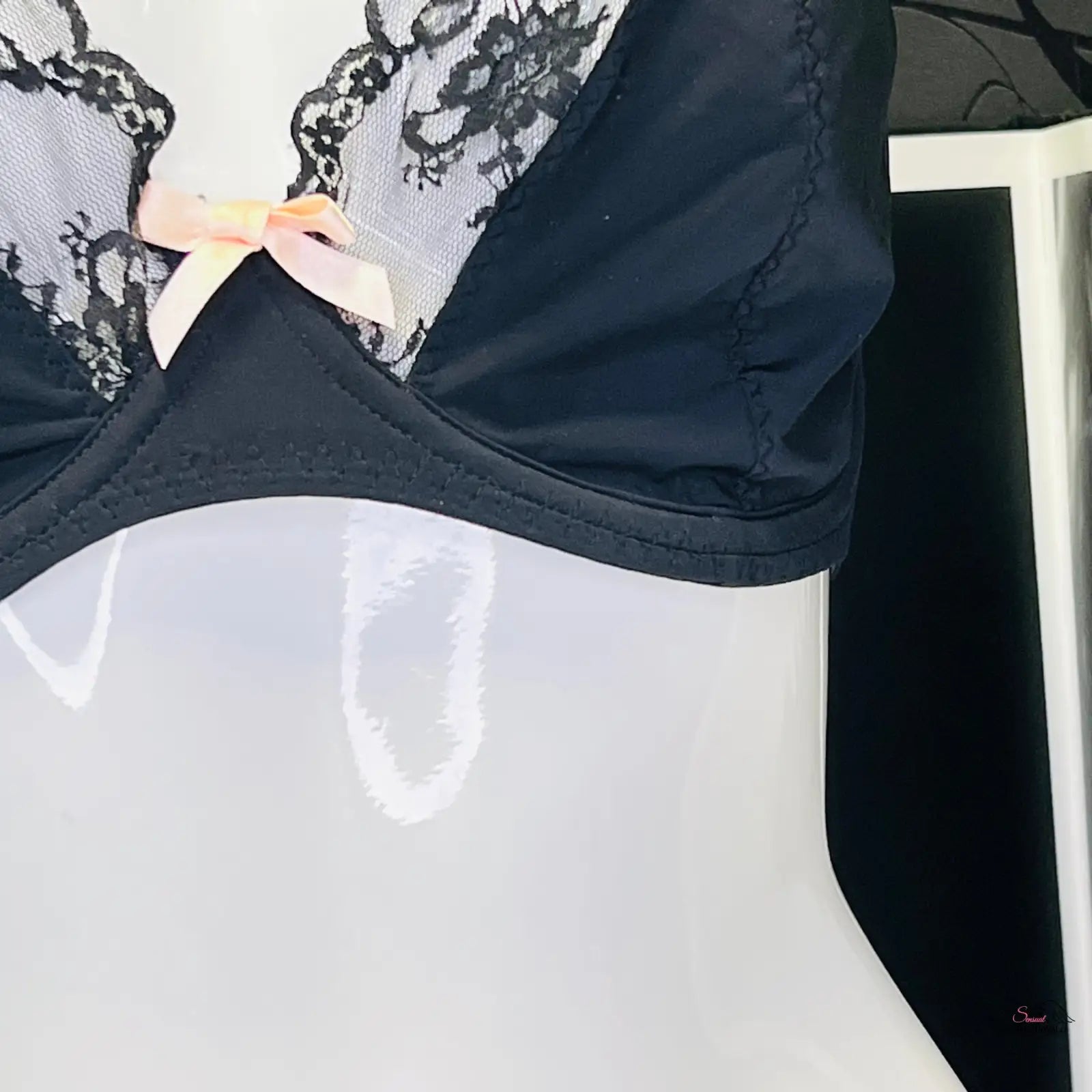 Černá a bílá podprsenka Agent Provocateur Joseline s růžovým mašlí