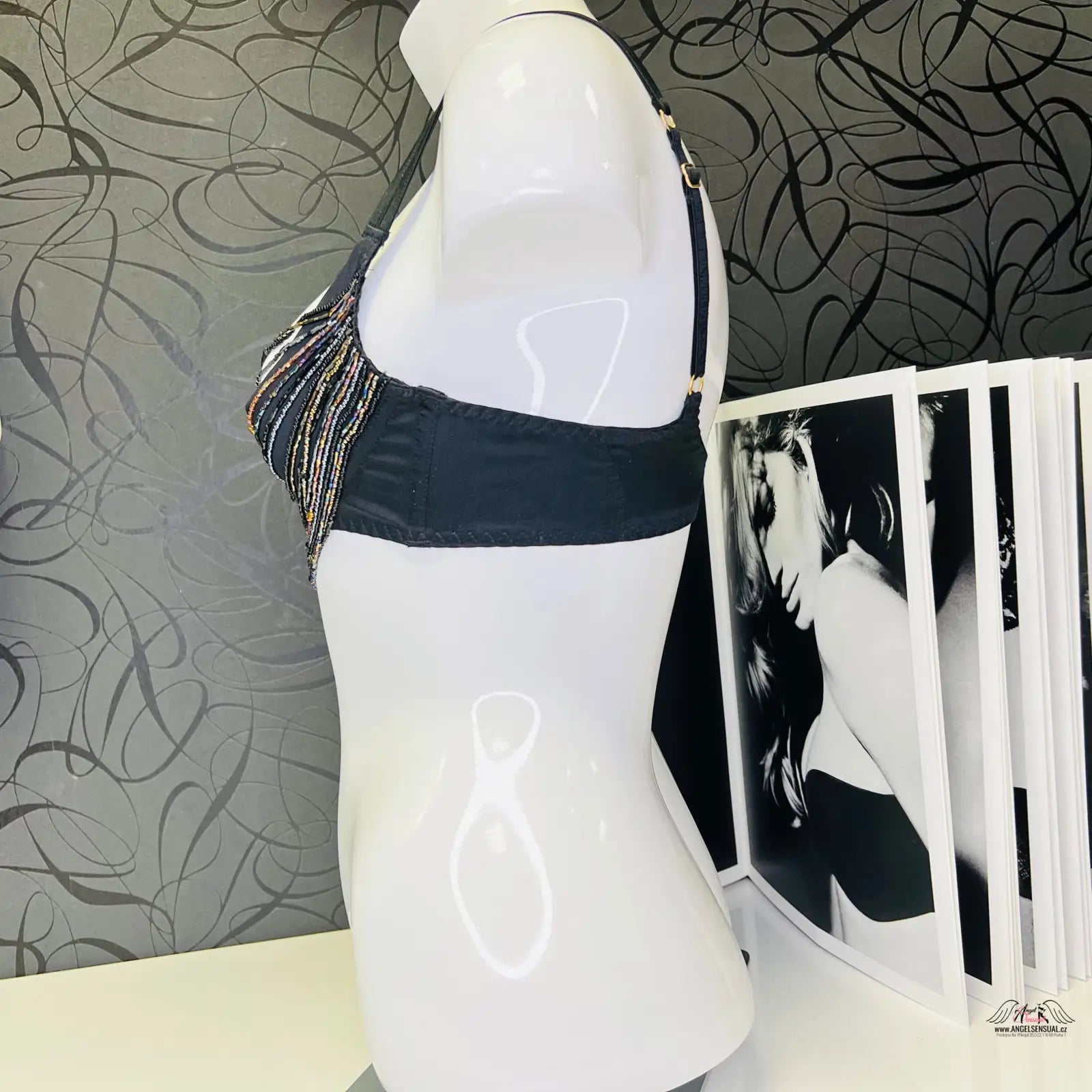 Podprsenka Lidija s černým zářivým pruhem s nastavitelnými ramínky, apparel & accessories