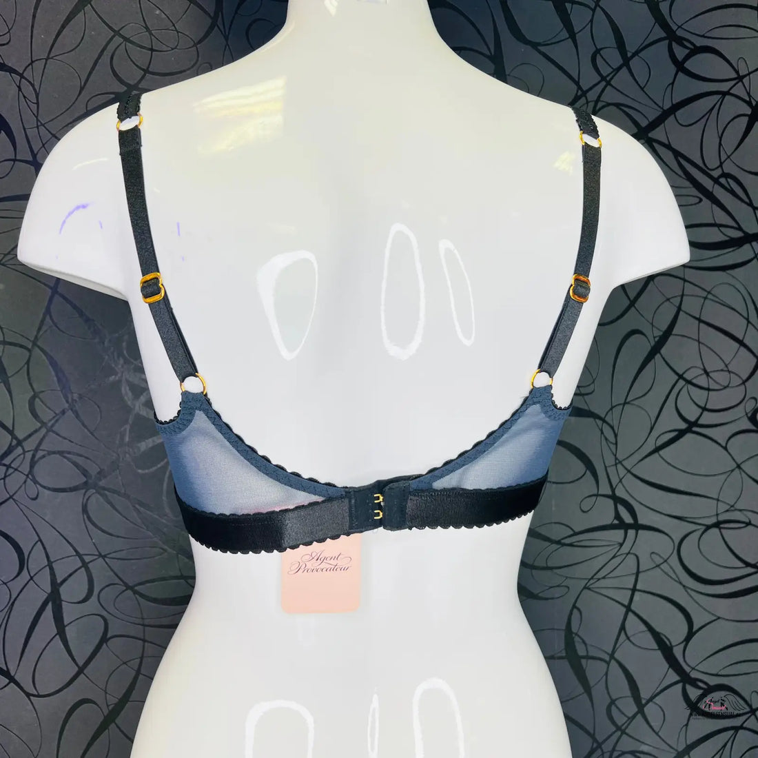 Navy modrá podprsenka s černým lemováním a nastavitelné ramínka, svůdná Macey navy