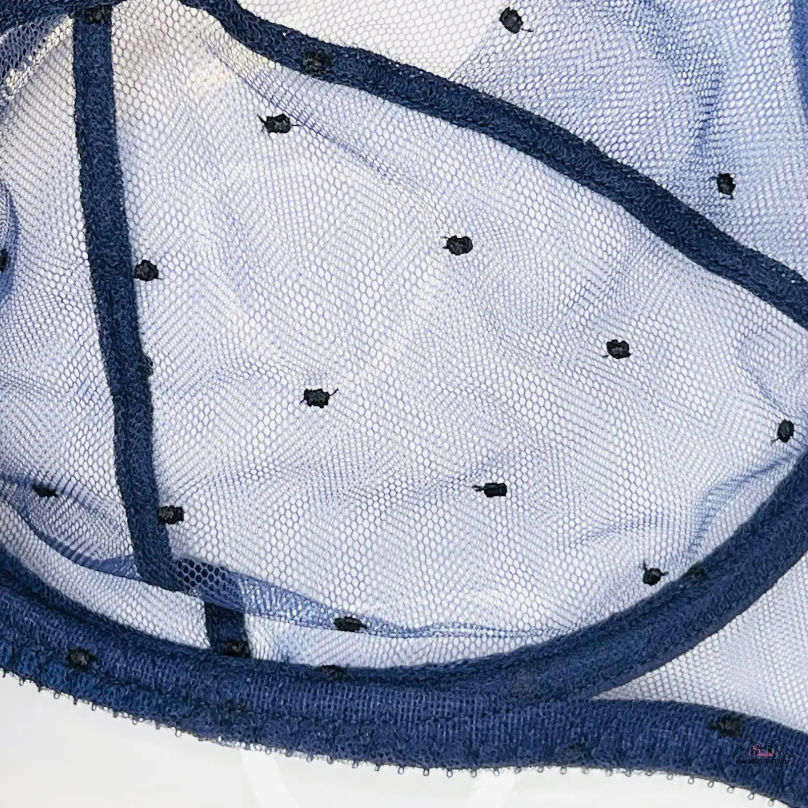 Agent Provocateur síťovaná podprsenka Poppie s modrou síťovanou látkou a puntíky