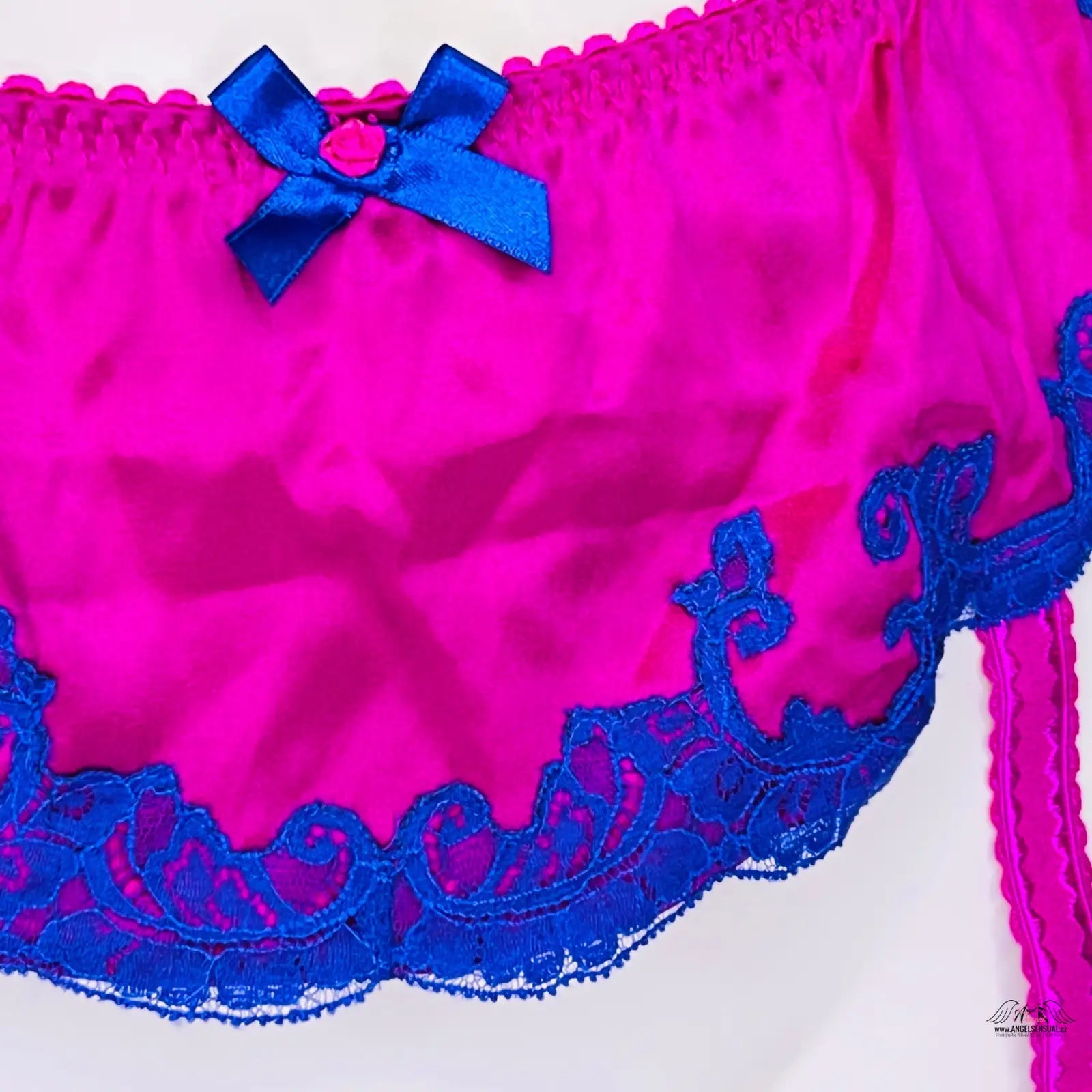 Elegantní podvazkový pás Molly Pink/Purple s jemnou krajkou, ideální pro sofistikované dámy