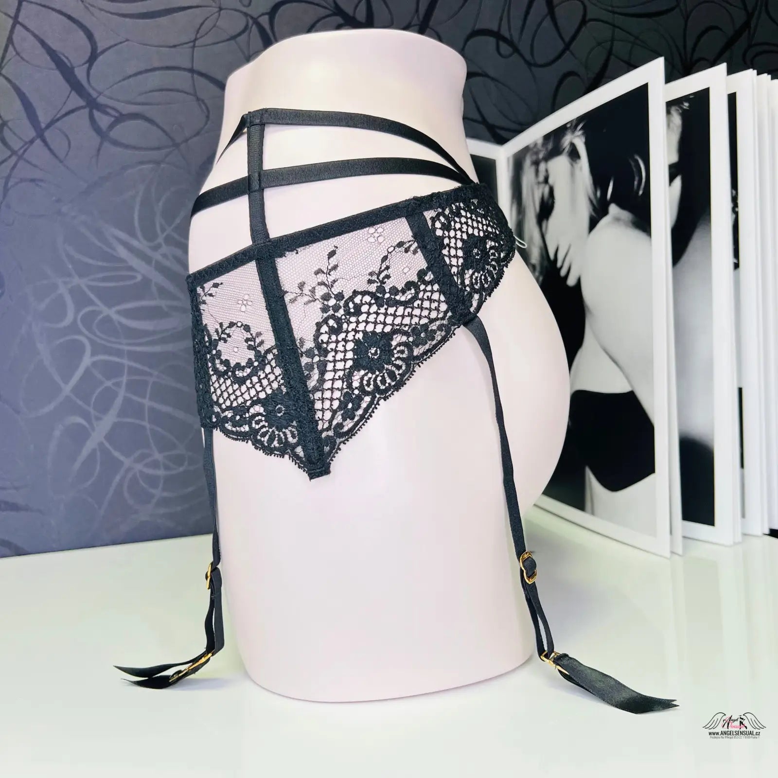 Black lace garter belt Agent Provocateur Podvazkový Pás Sandra s přesýpacích hodin designem