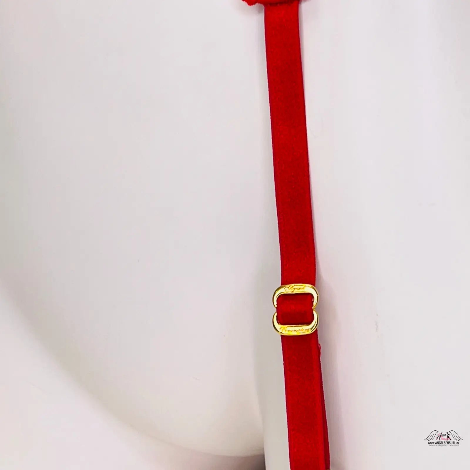Red bra strap s gold adjuster na luxusním podvazkovém pásu Tammi spodní prádlo s mašličkami