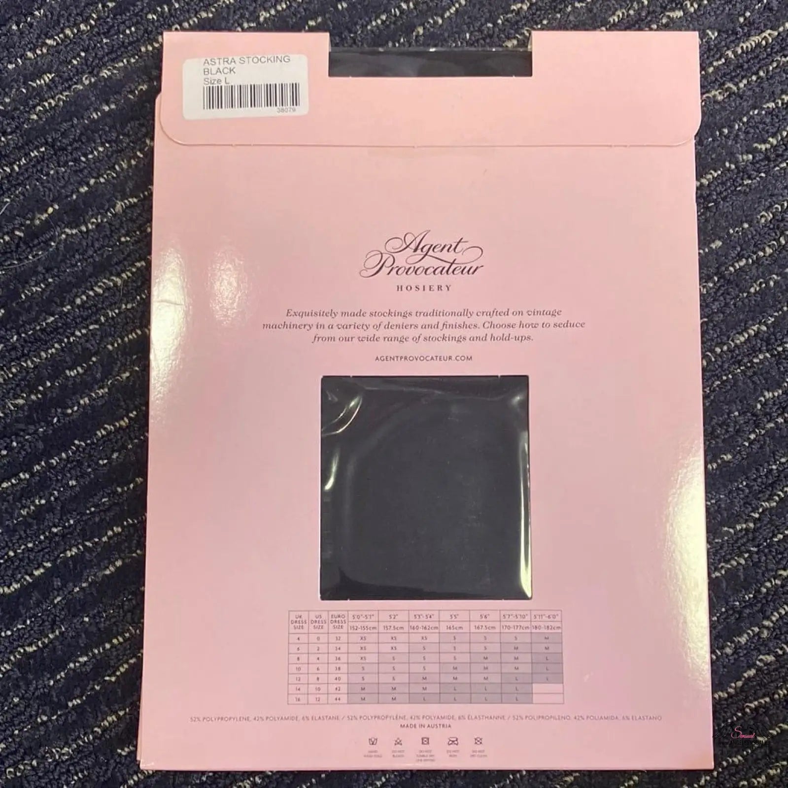 Pink obal s průhledem na punčochy Astra — luxusní podvazkové punčochy