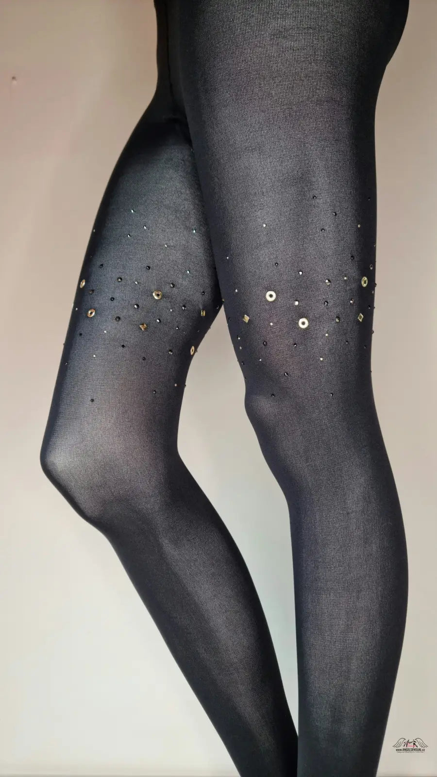 Luxusní silonky Agent Provocateur s ozdobnými kamínky a lesklým designem