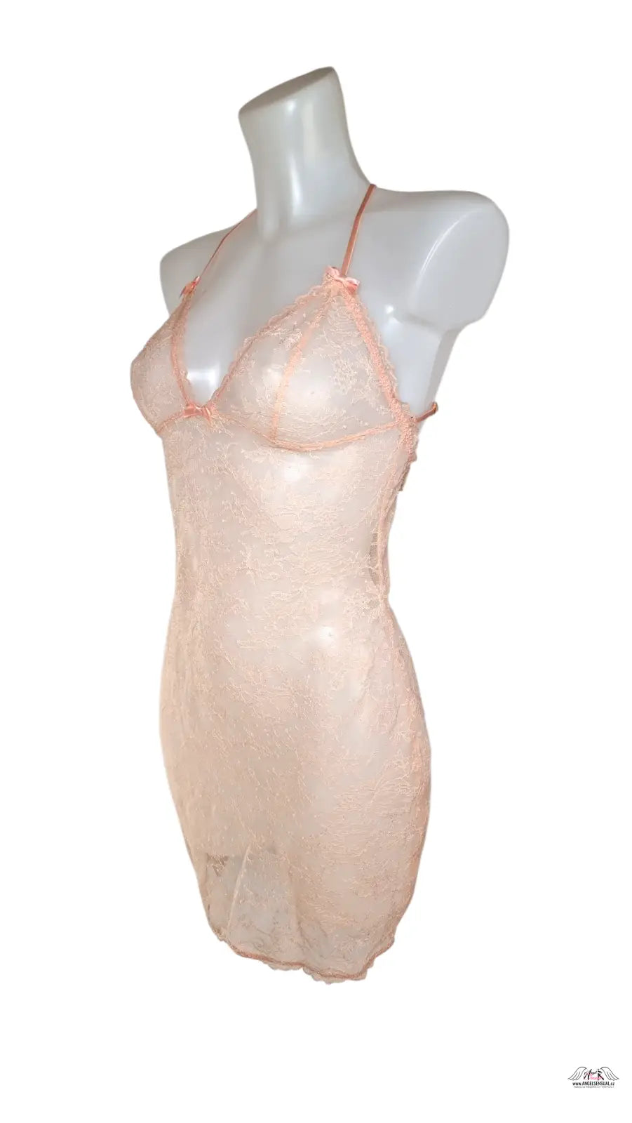 Light pink průhledná krajková košilka Hinda s posuvnými ramínky na mannequin