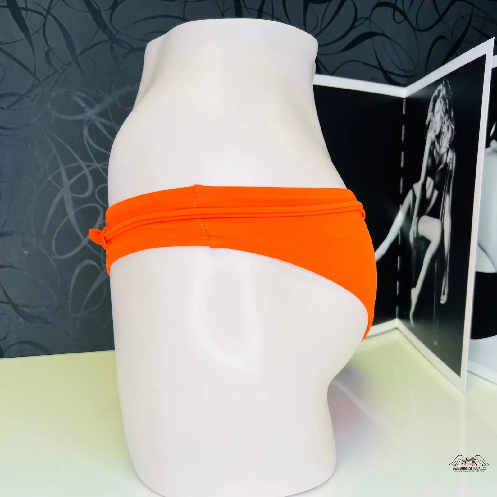 Oranžový stylový spodní díl plavek Honore s ozdobnou šňůrkou na mannequin