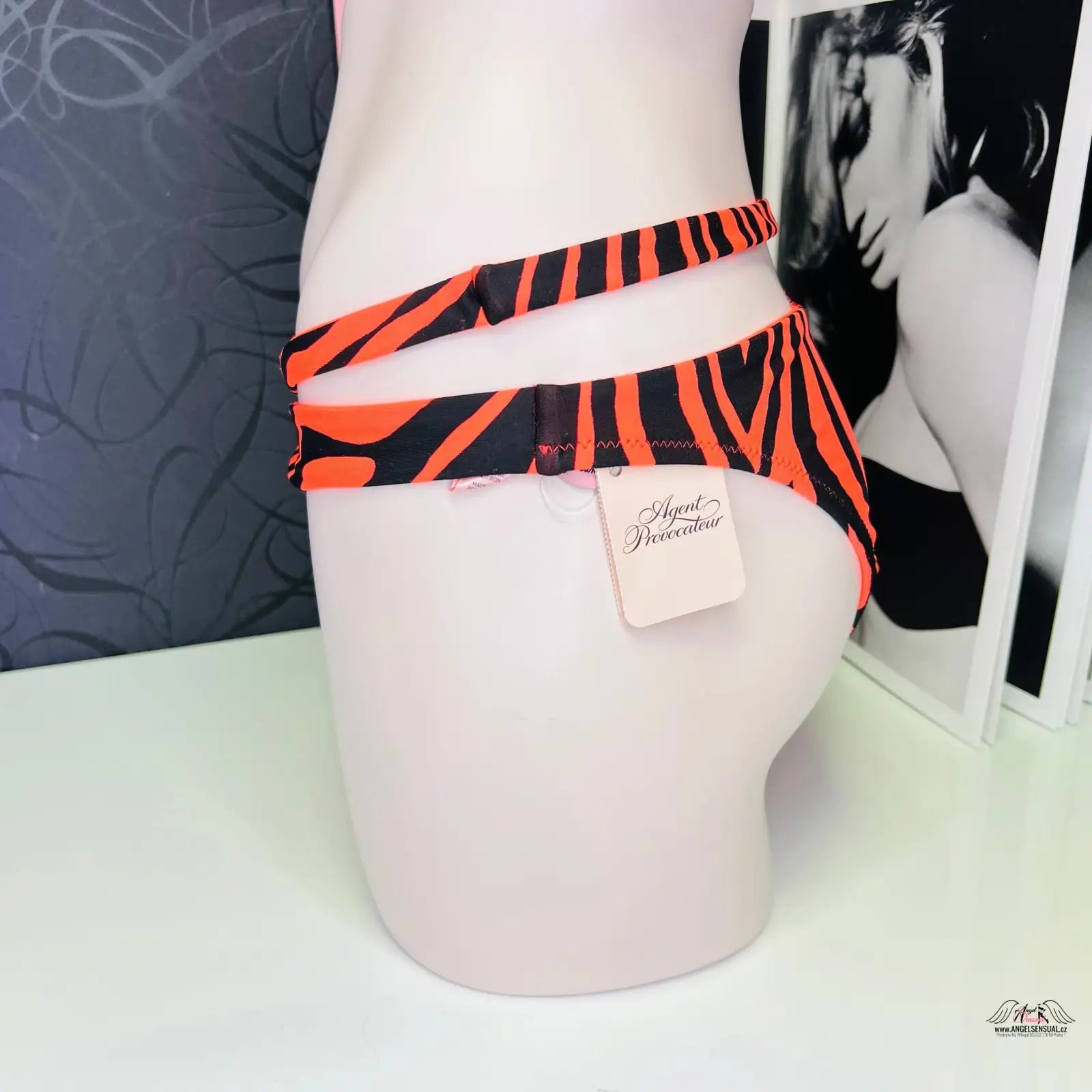 Manekýn s zebra potiskem na Agent Provocateur Tori bikini brief