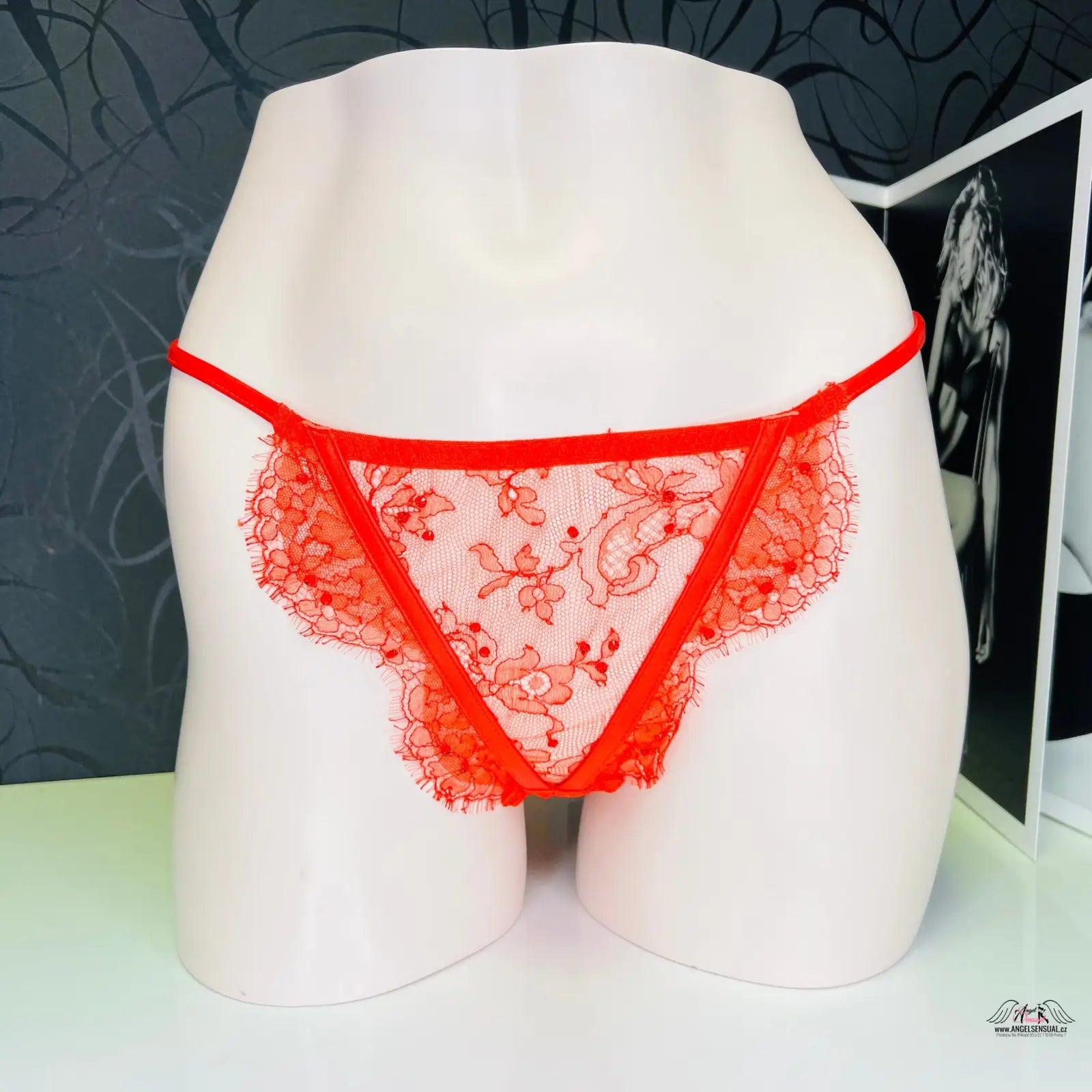 Luxusní tanga Adara styl Agent Provocateur Tanga Adara Red Soiree Leather Swarovski