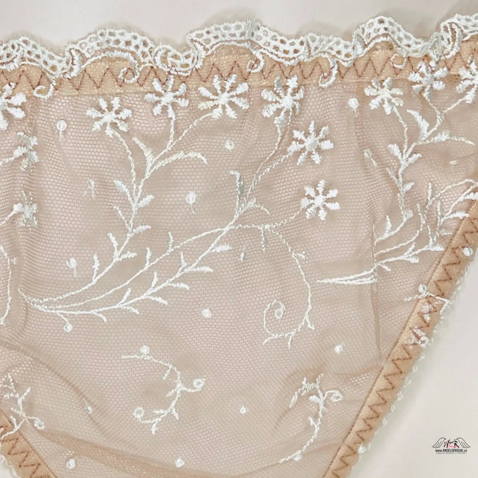 Agent Provocateur Tanga Suezee s květinovou výšivkou a provokativní síťové tanga