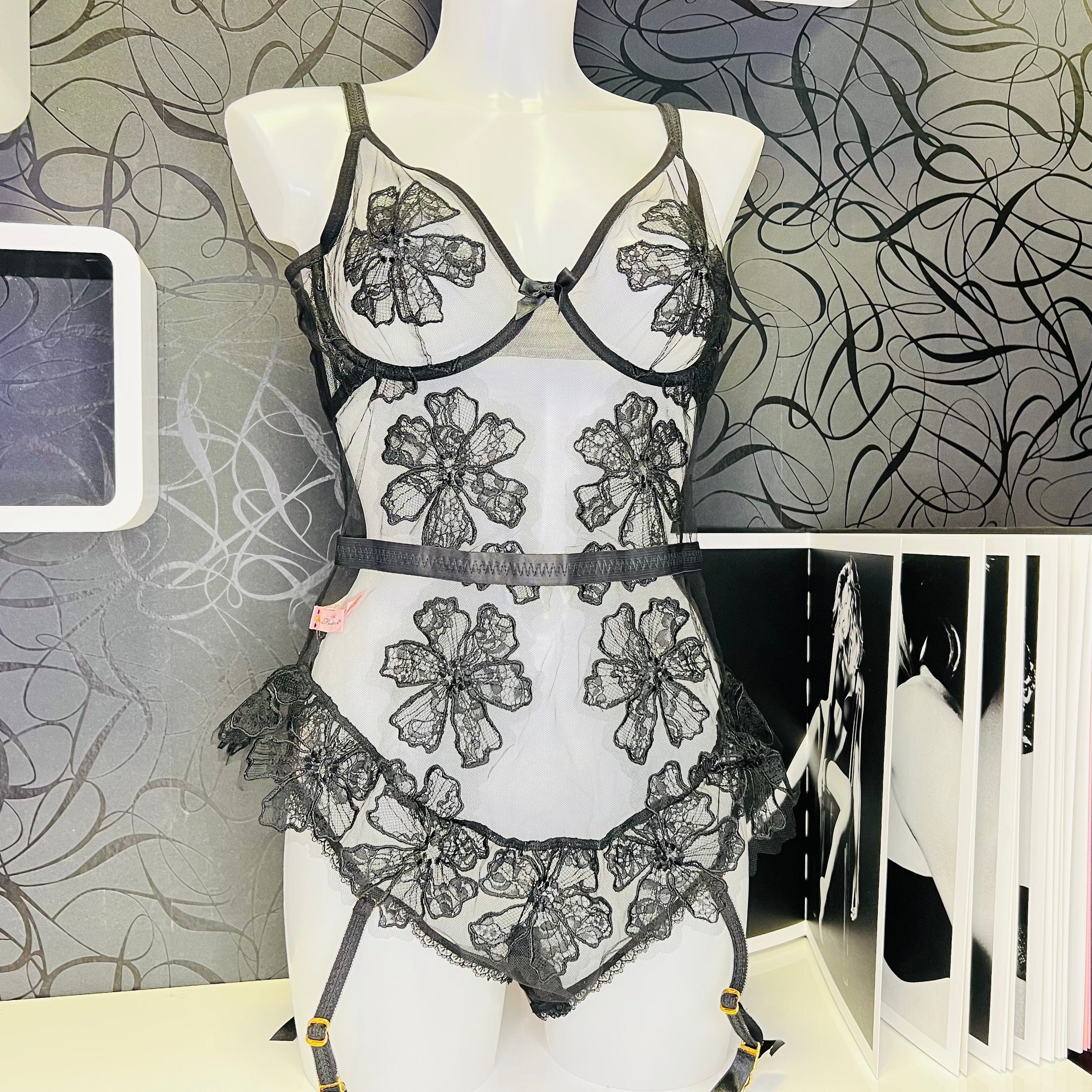 Floral lace lingerie set of Sera Phina svádivé síťované body from Agent Provocater