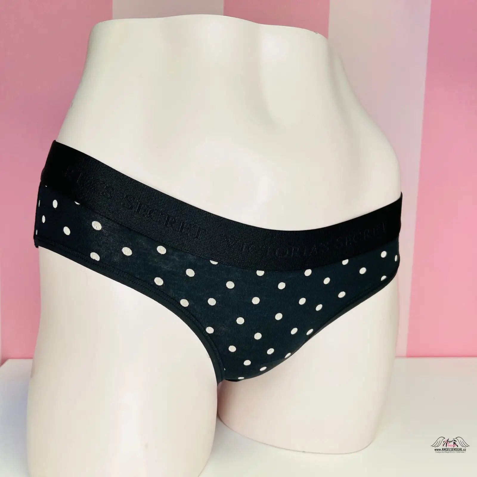 Černé puntíkované dámské spodní prádlo od Victoria’s Secret pro elegantní styl