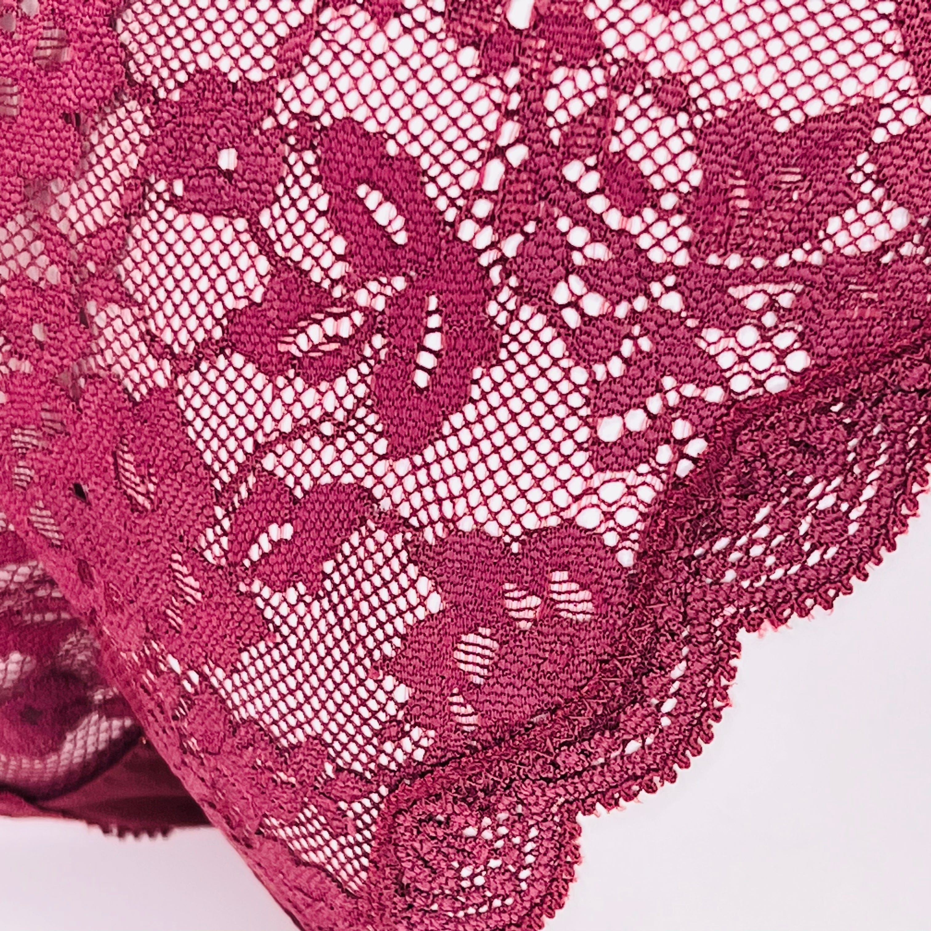 Victoria’s Secret svůdné krajkové cheekini s květinovým krajkovým lemem a volánem