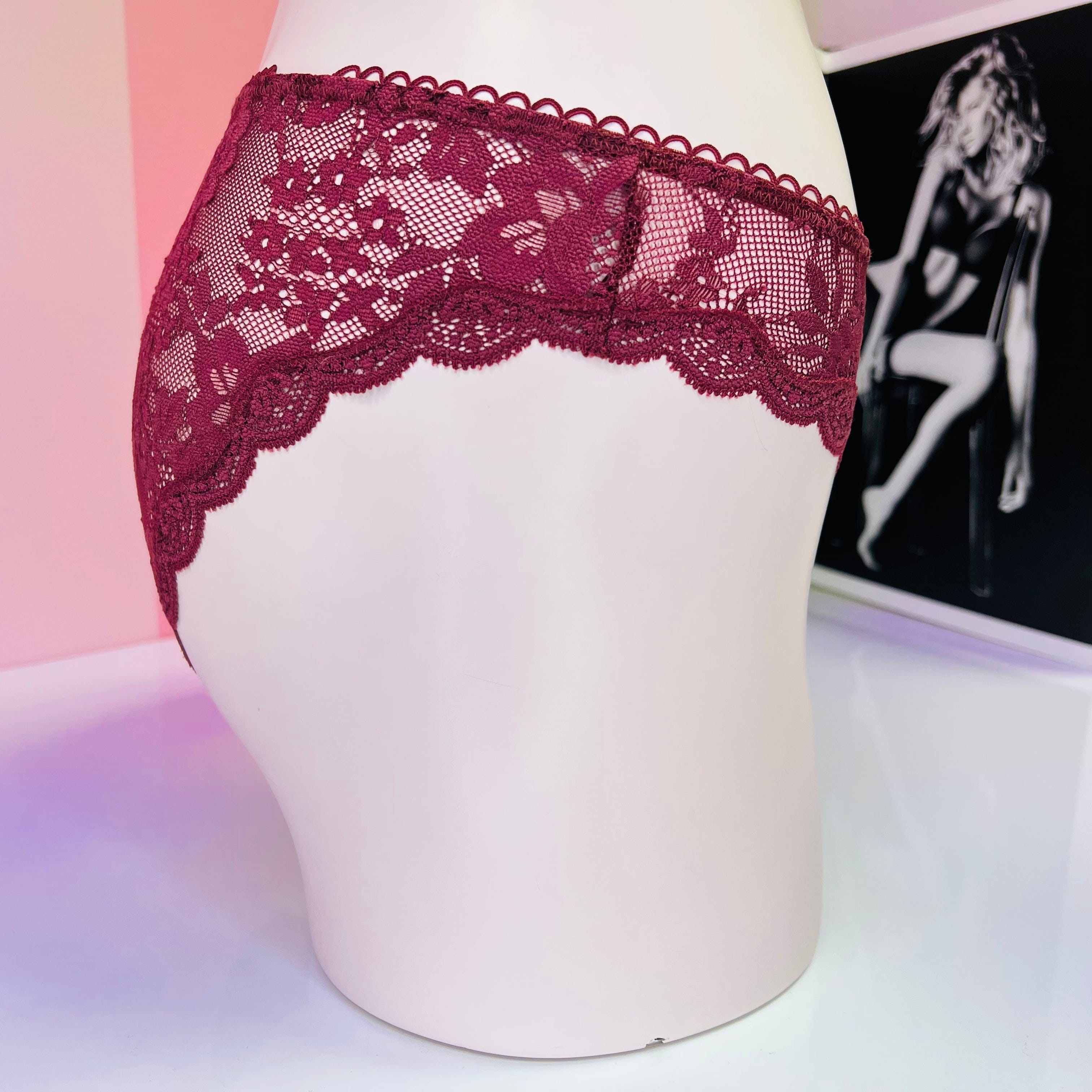 Victoria’s Secret svůdné krajkové cheekini s krajkovými okraji, kolekce Victoria’s Secret