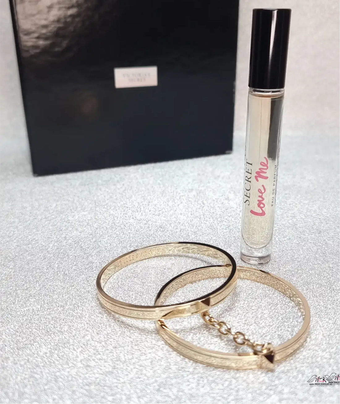 Zlaté náramky kolekce Victoria’s Secret Love Me s agent provocateur luxusní set parfému