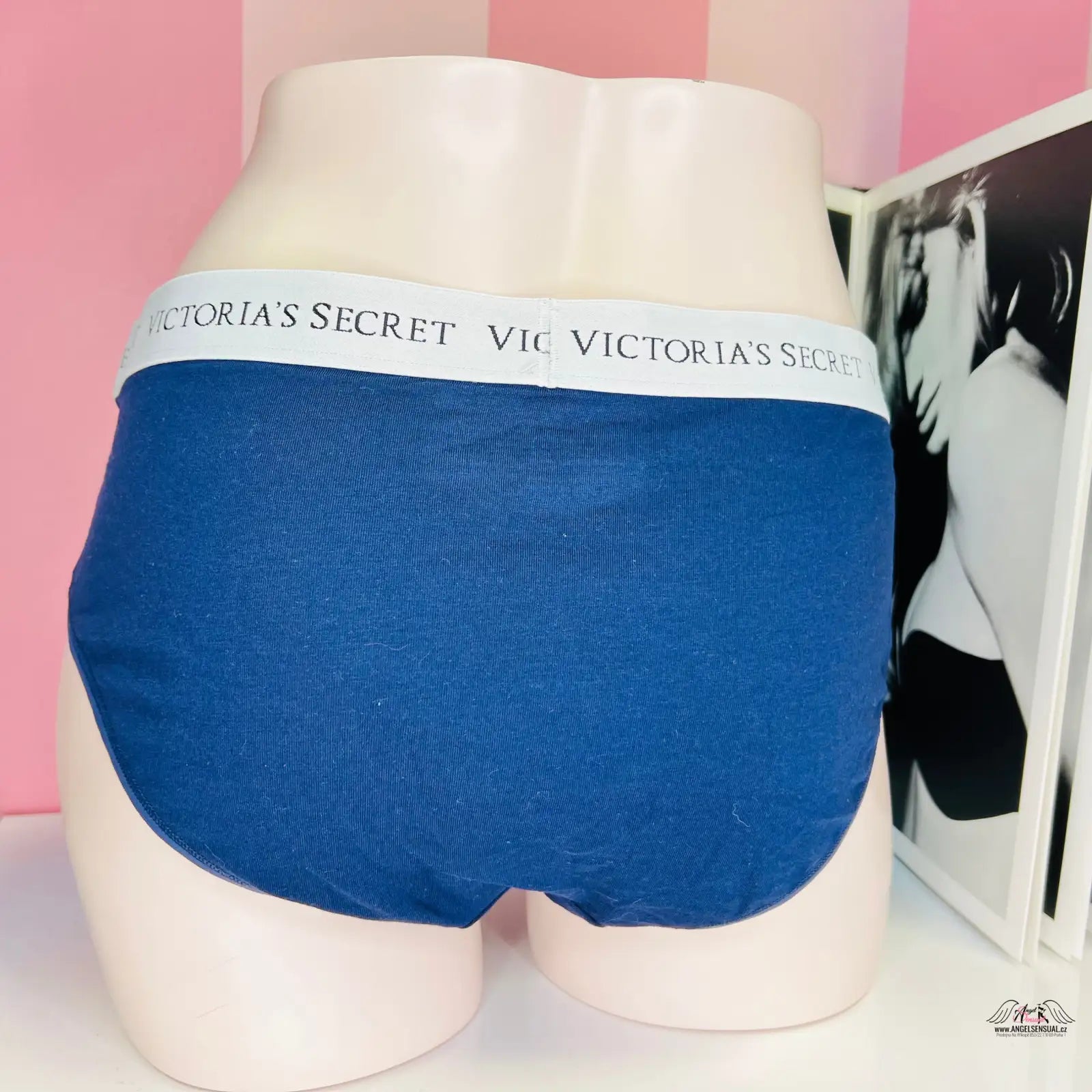 Modré spodní prádlo Victoria’s Secret s bílým elastickým pasem pro komfortní nošení