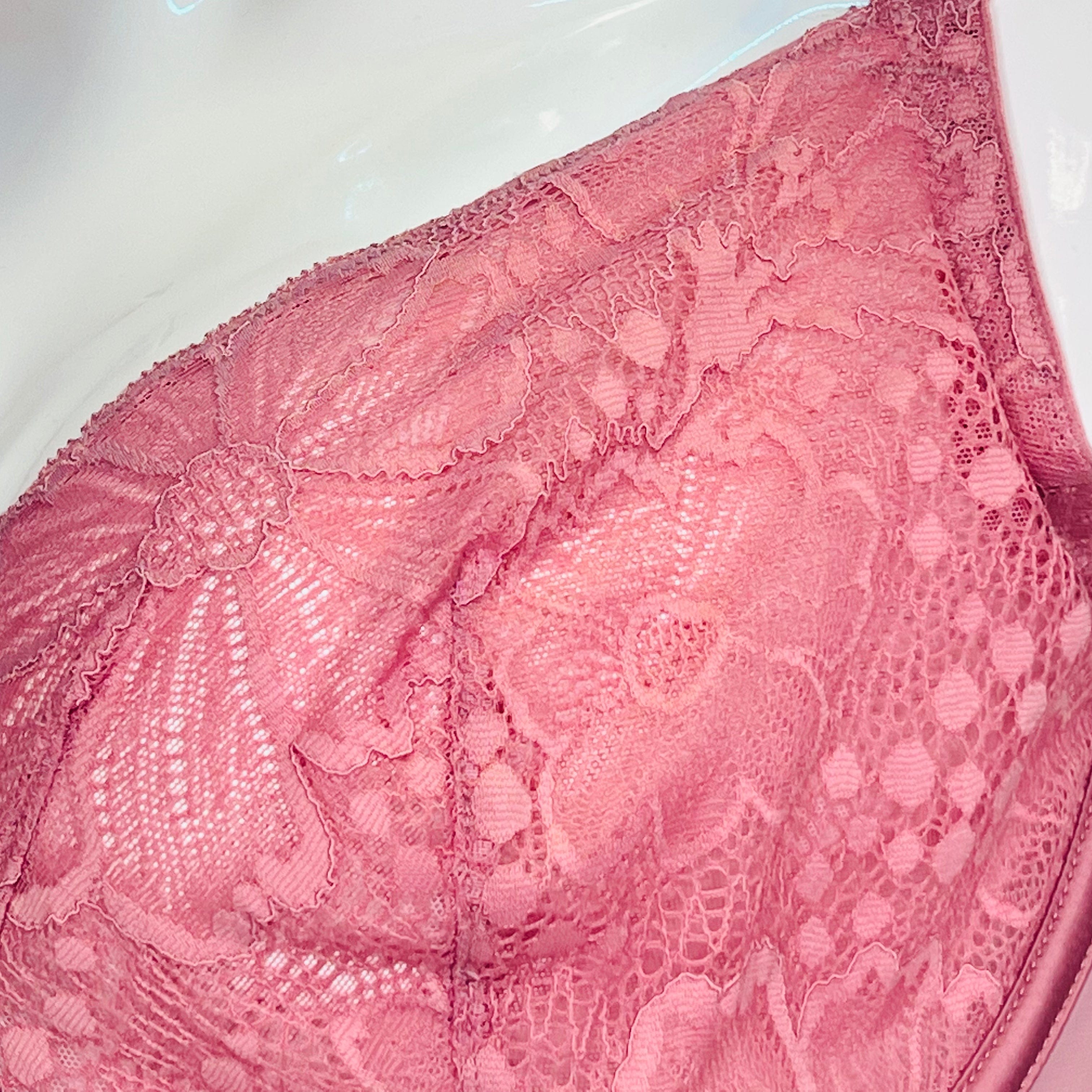 Pink krajková podprsenka bez košíčků s květinovým vzorem od Victoria’s Secret