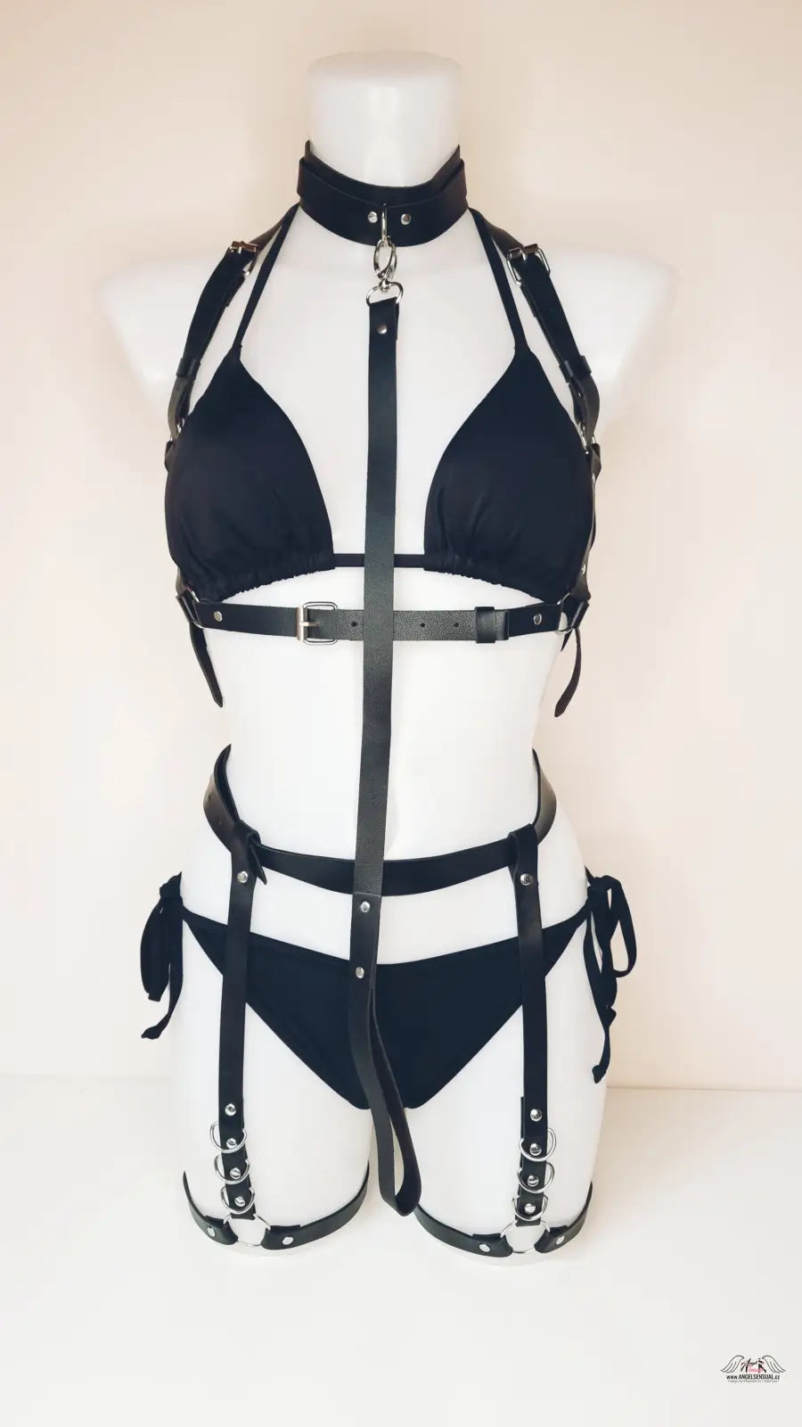 Black leather lingerie harness set Leather Harness Black Rose s nastavitelným koženým postrojem