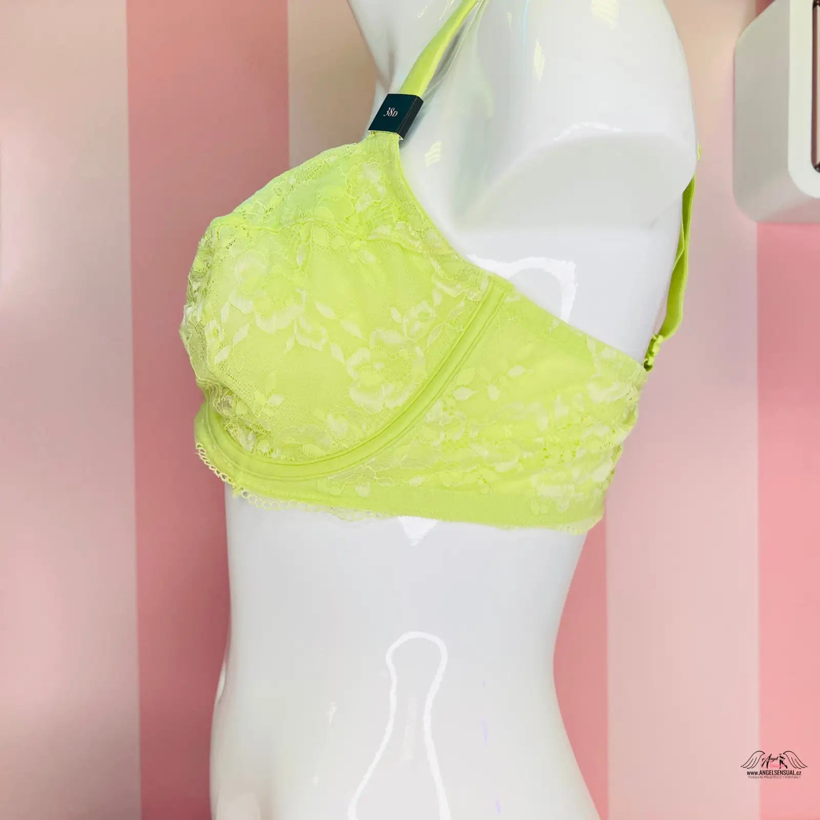 Neon žlutý krajkový bralet na bílém manekýnu pro Luxusní Krajkovou Podprsenku